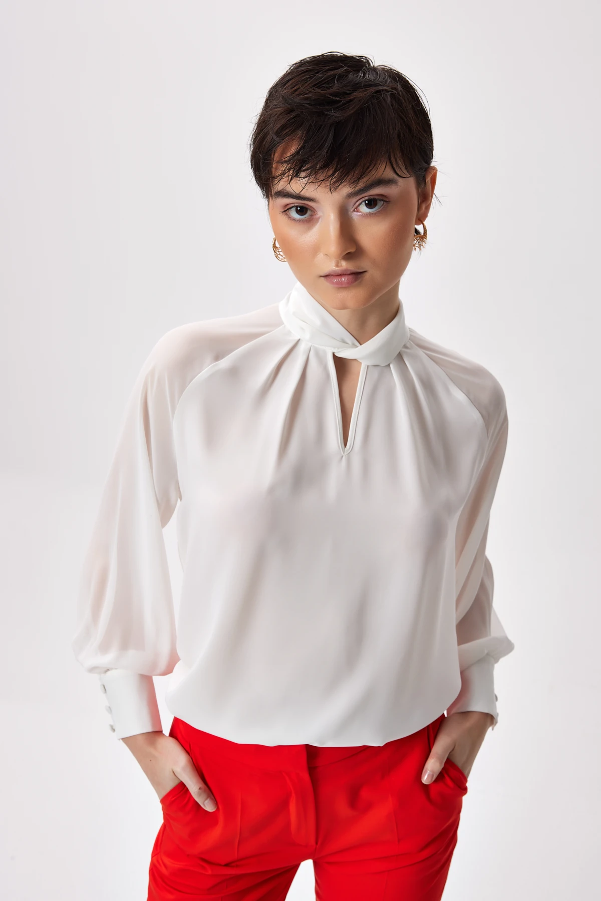 Yaka Detaylı Şifon Bluz - BEYAZ