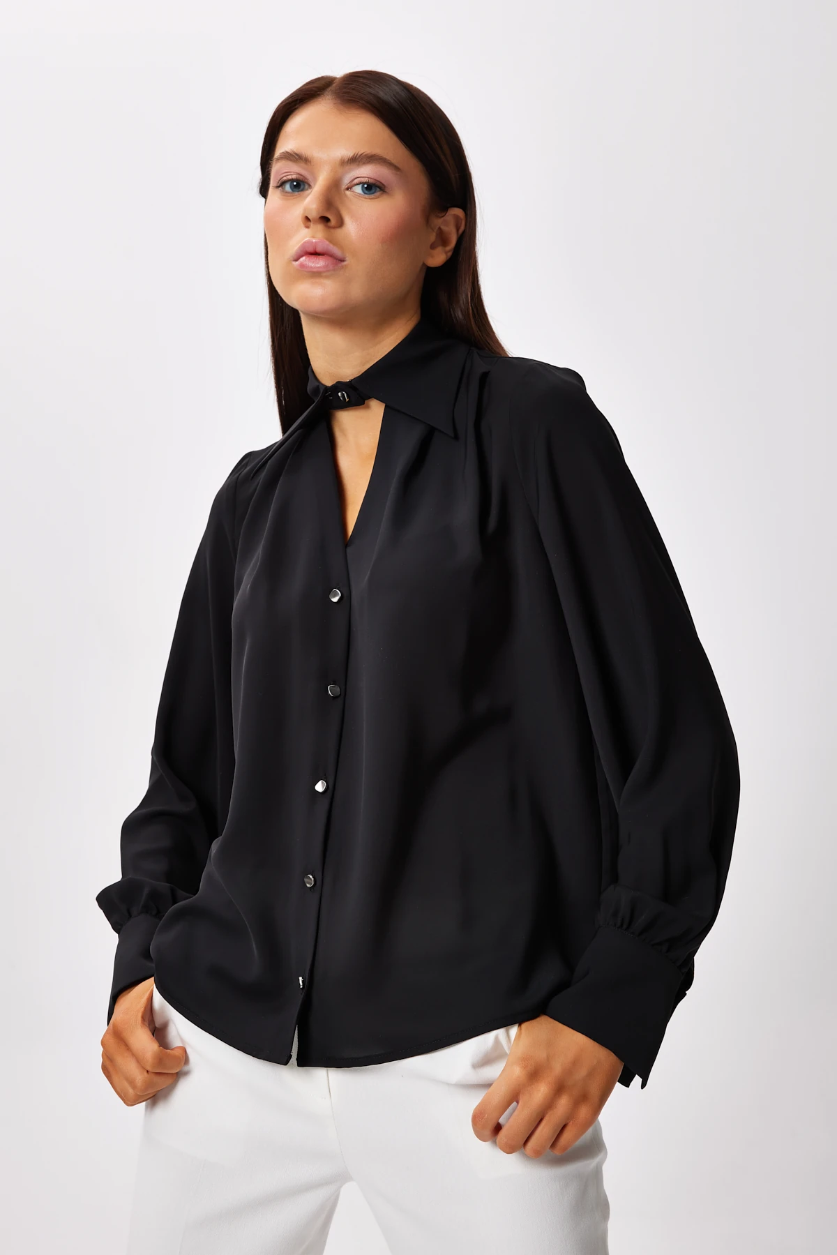 Yaka Detaylı Düğmeli Gömlek - Siyah