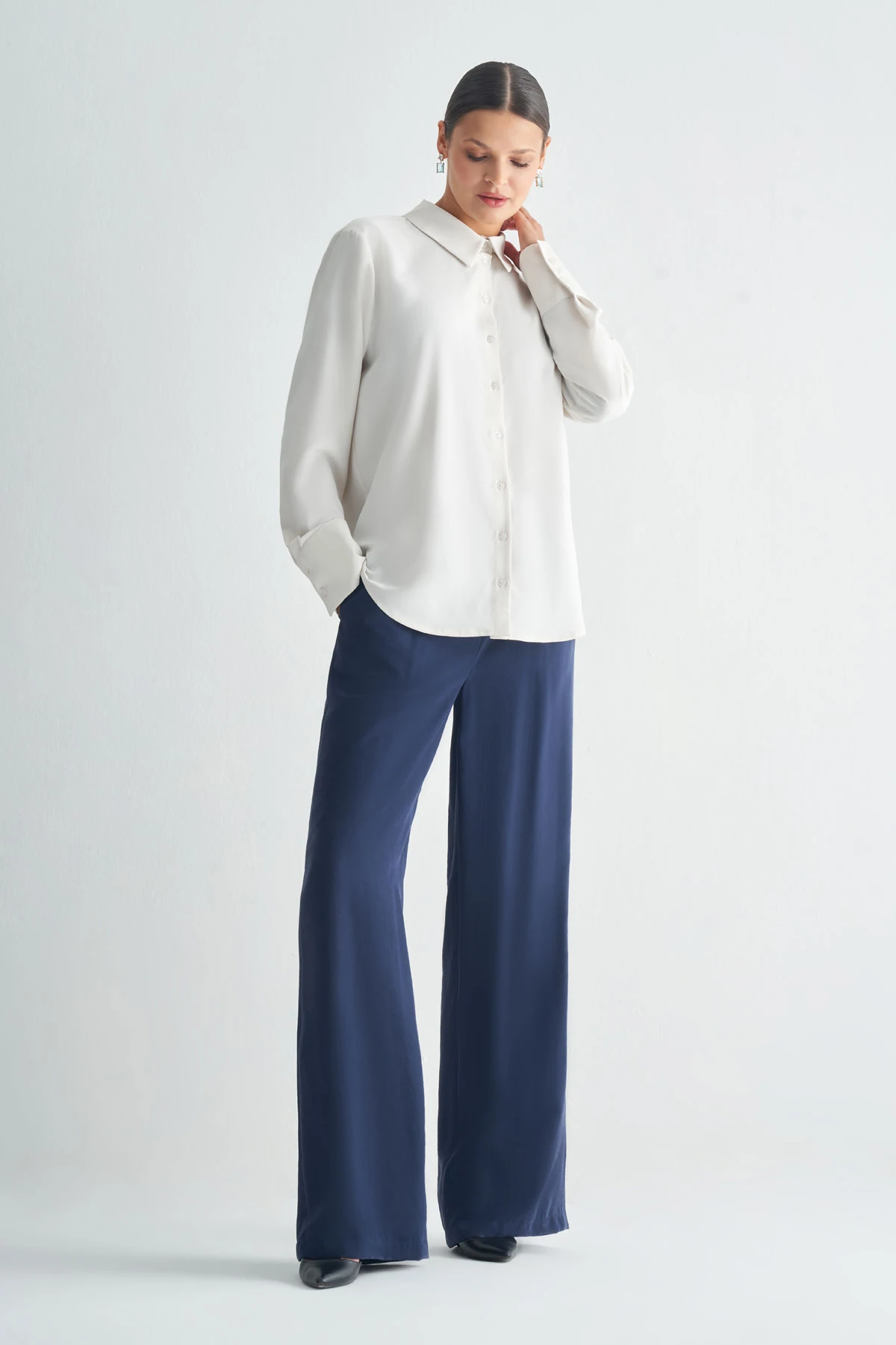 Klasik Yakalı Uzun Kollu Düz Gömlek - BEYAZ