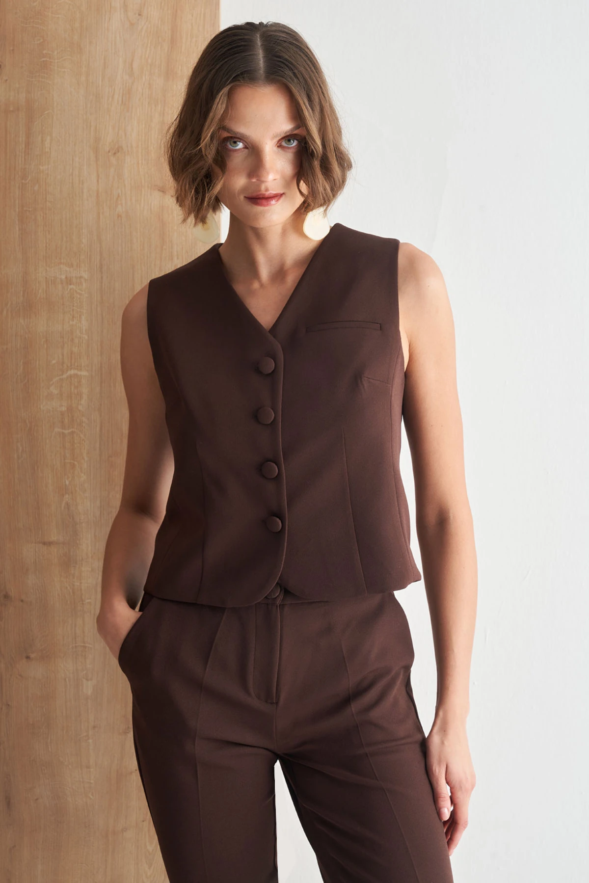 Düğmeli Klasik Yelek – Şık Takım Yeleği - kahve