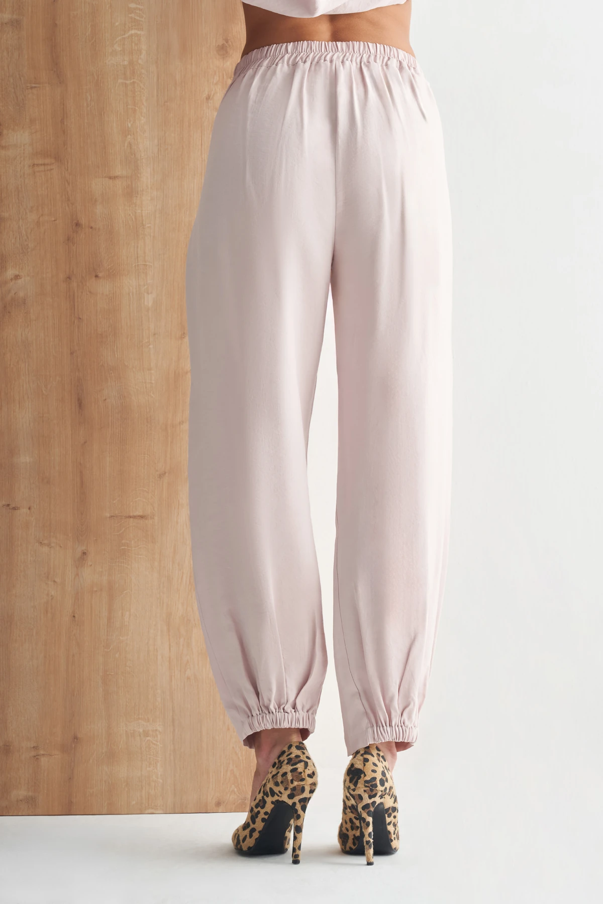 Pile Detaylı Yüksek Bel Rahat Kesim Kadın Pantolon - BEJ