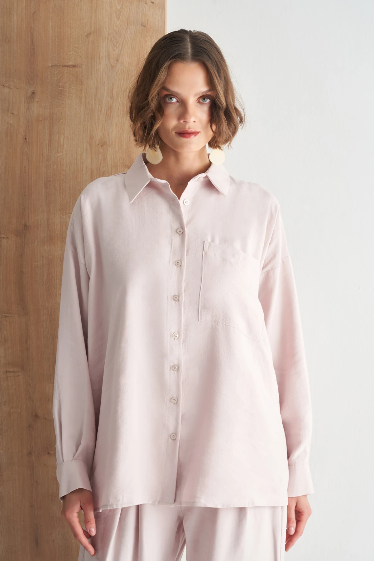 Oversize Kesim Modal Yumuşak Dokulu Kadın Gömlek - BEJ