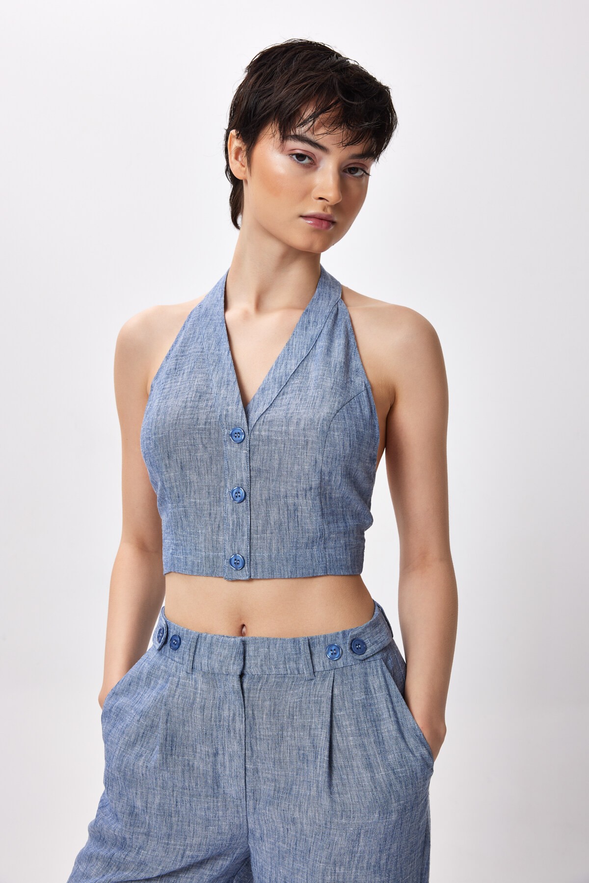 BTK60015 Önü Düğmeli Crop 