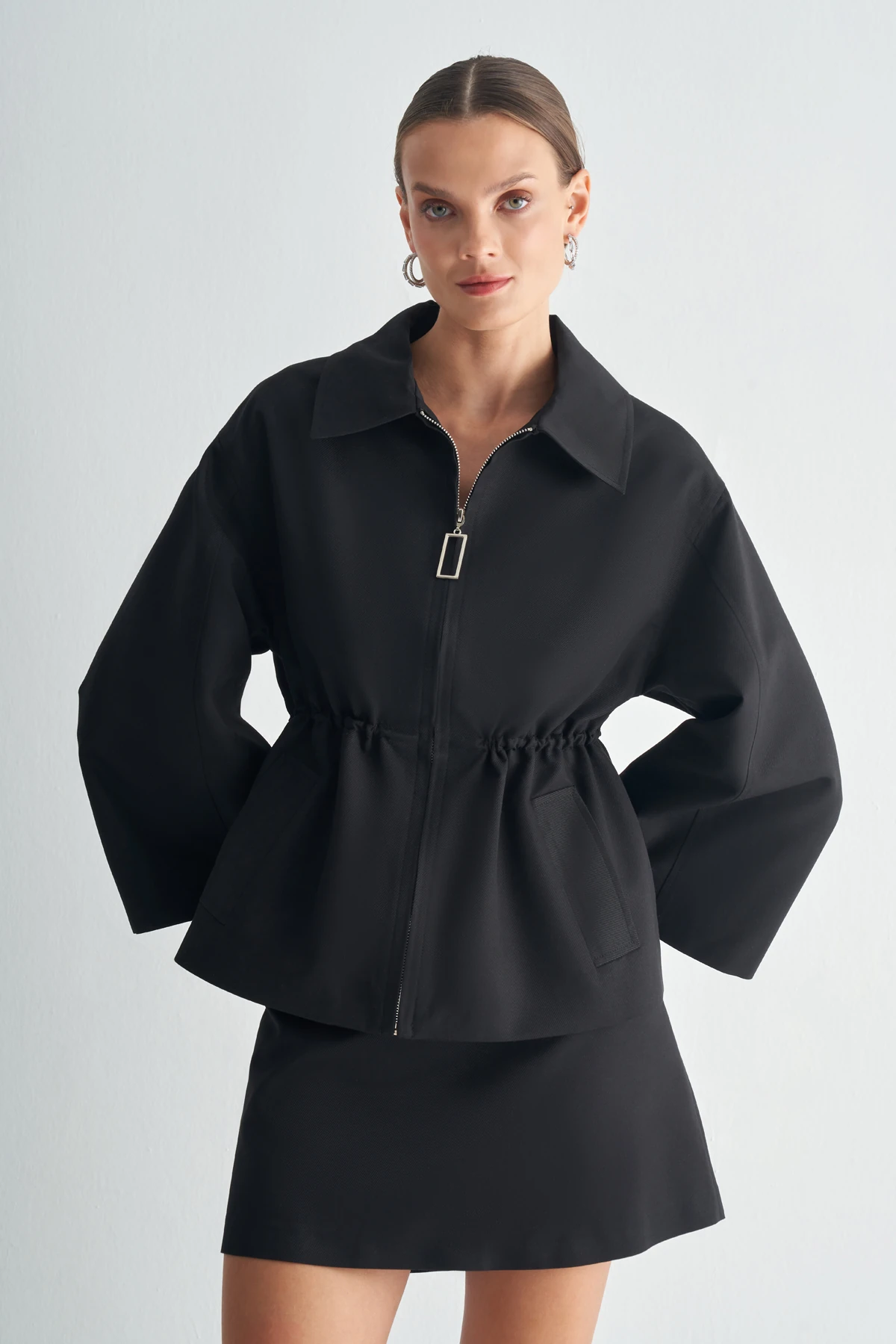 Kadın Fermuarlı Oversize Beli Lastikli Şık Ceket