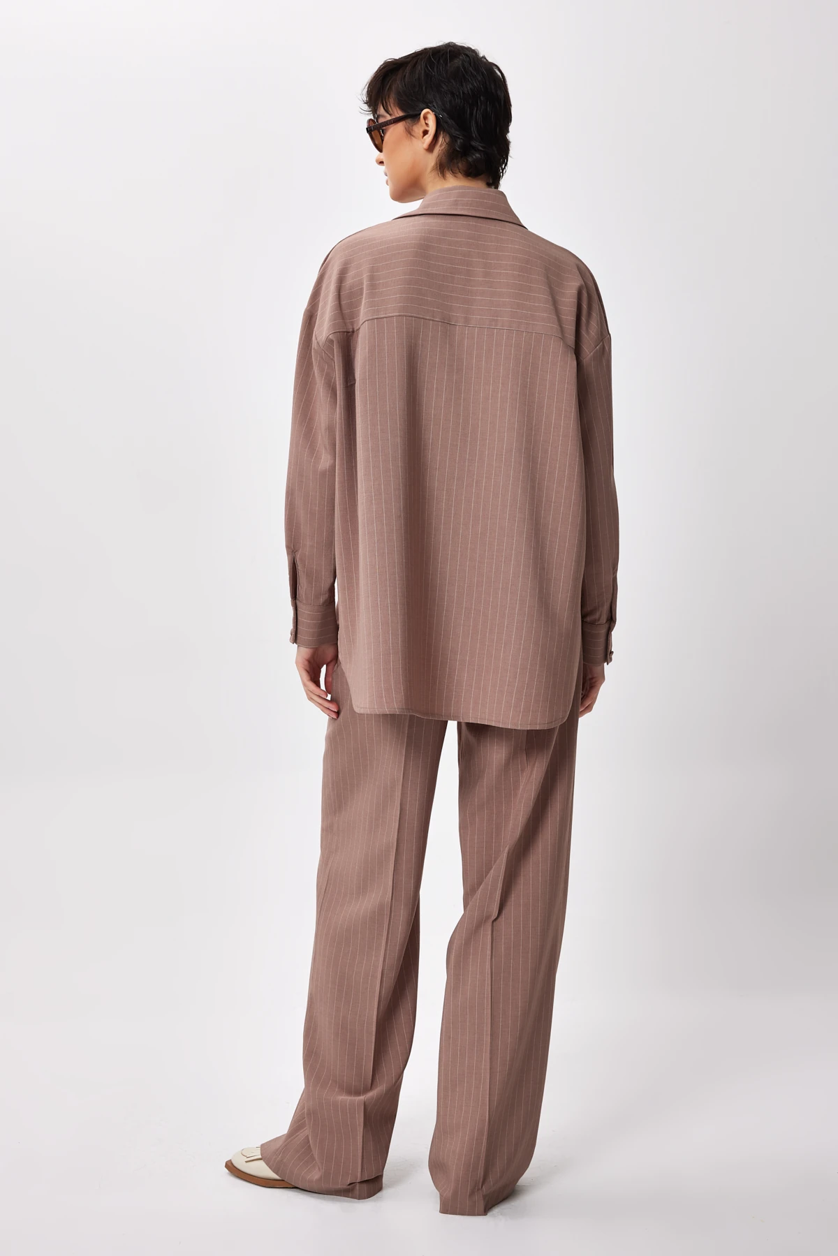 İnce Çizgili Dökümlü Uzun Kollu Gömlek - vizon