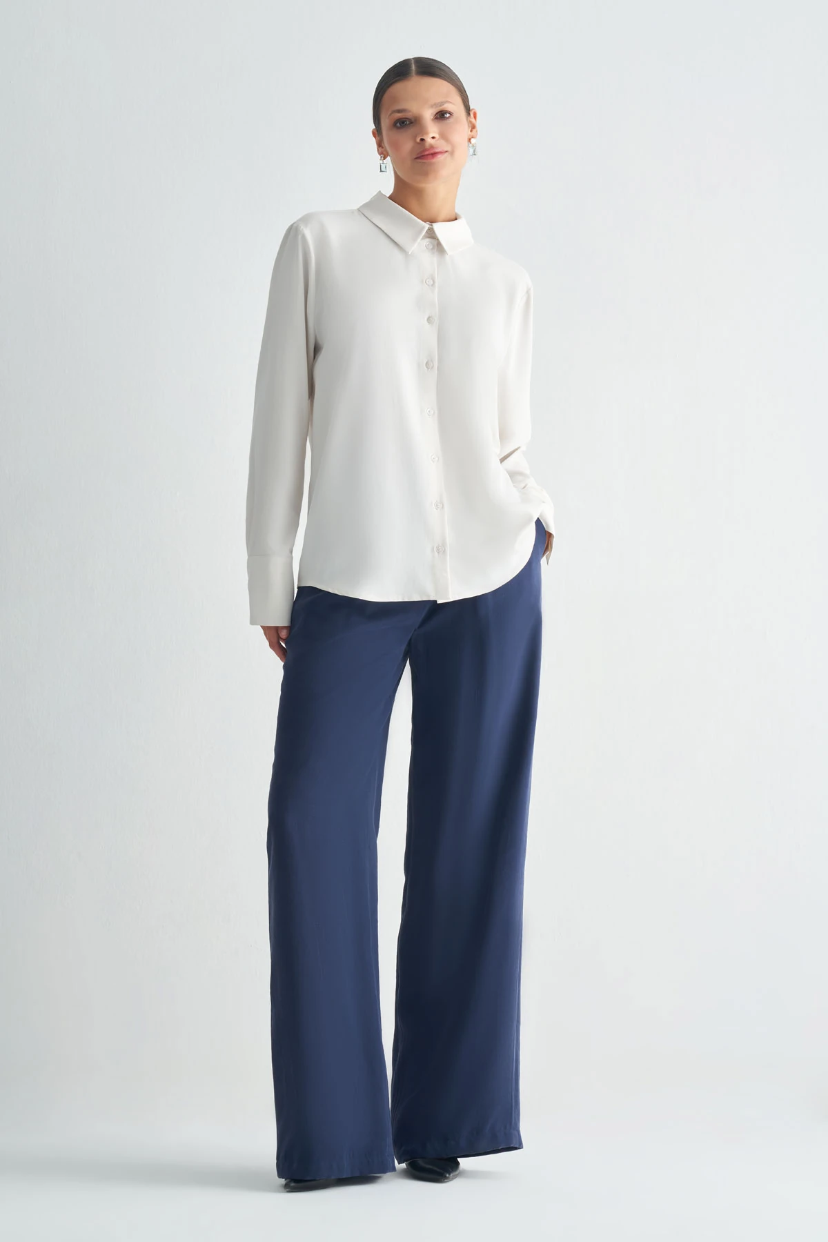 Klasik Yakalı Uzun Kollu Düz Gömlek - BEYAZ