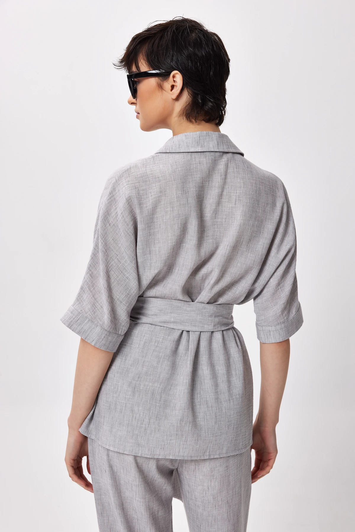 Kuşak Detaylı Dökümlü Gömlek - gri