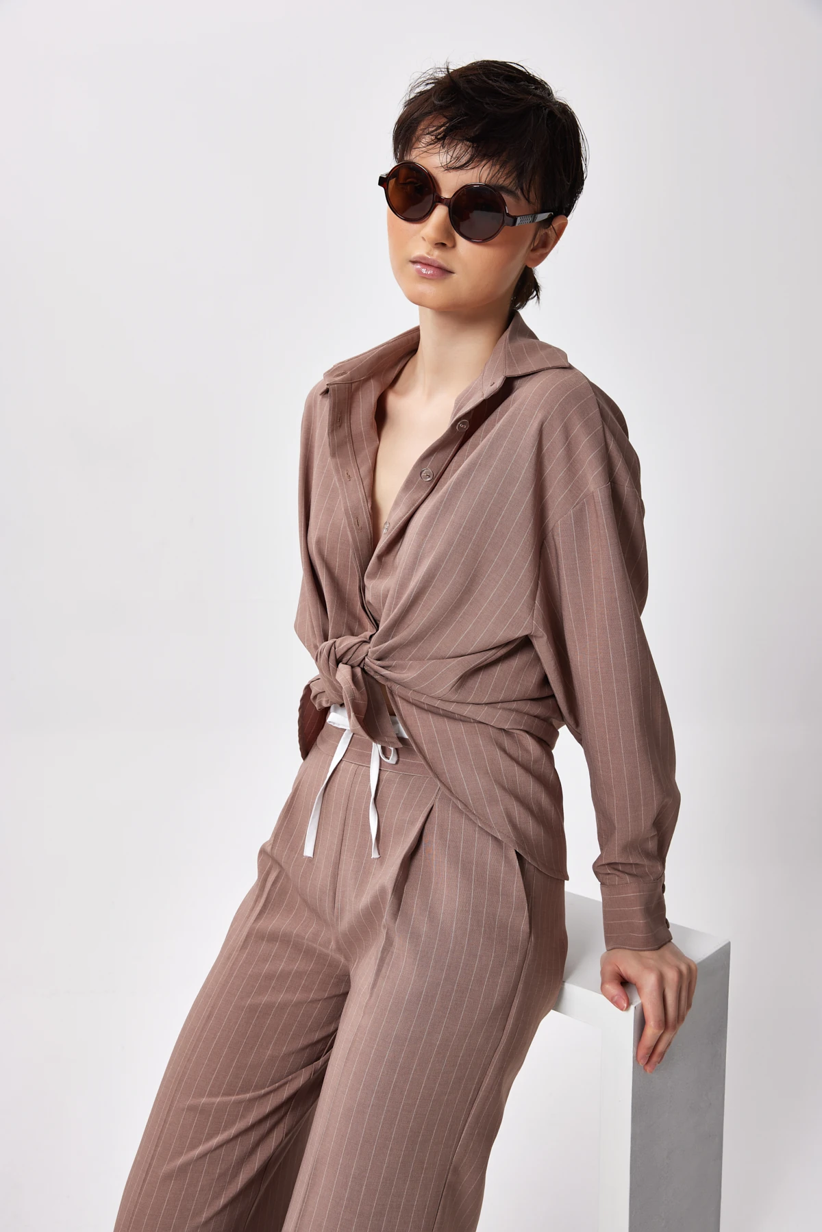 İnce Çizgili Dökümlü Uzun Kollu Gömlek - vizon