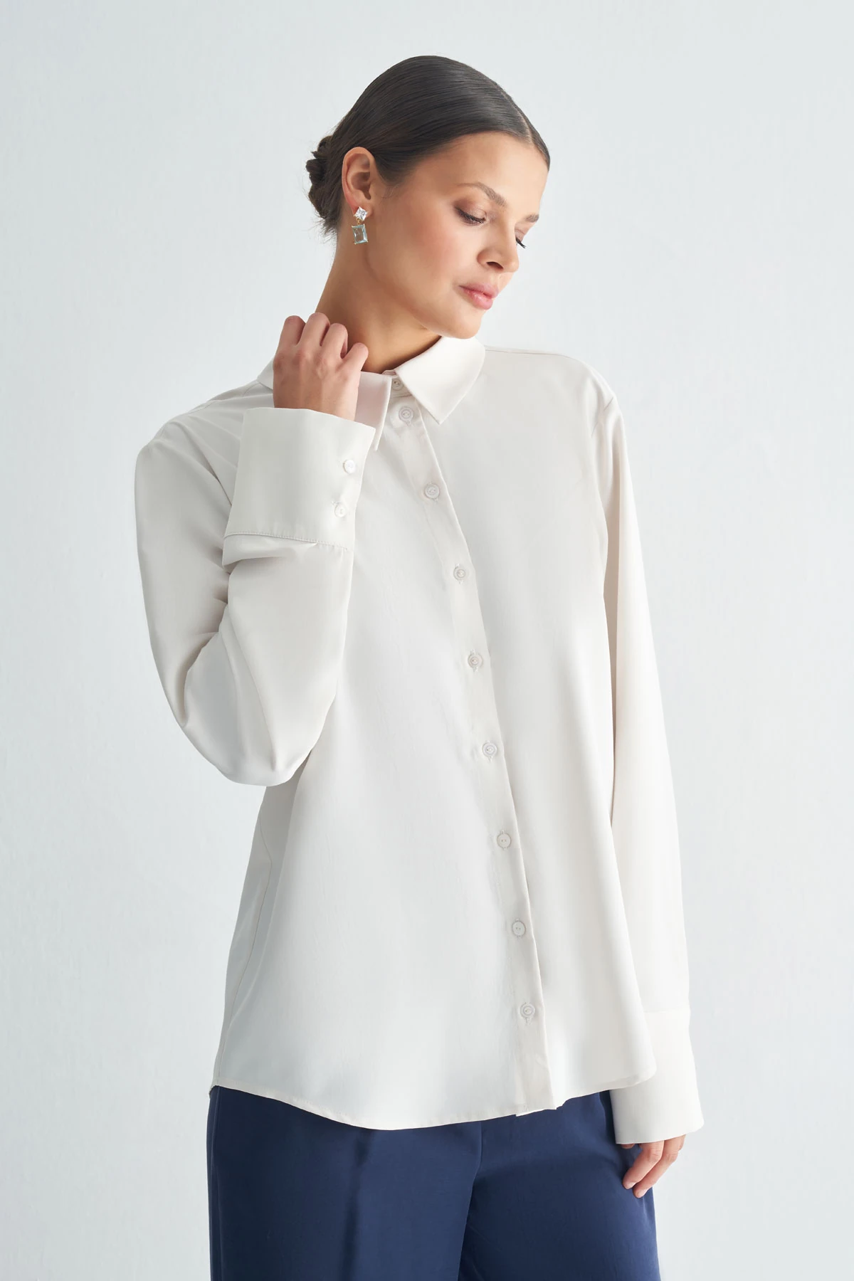 Klasik Yakalı Uzun Kollu Düz Gömlek - BEYAZ