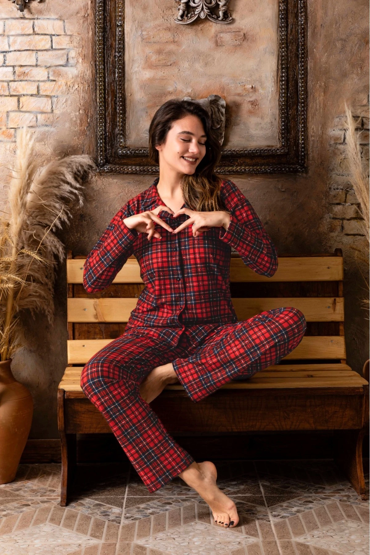 Kadın Kırmızı Kareli Gömlek Süet Pijama Takımı