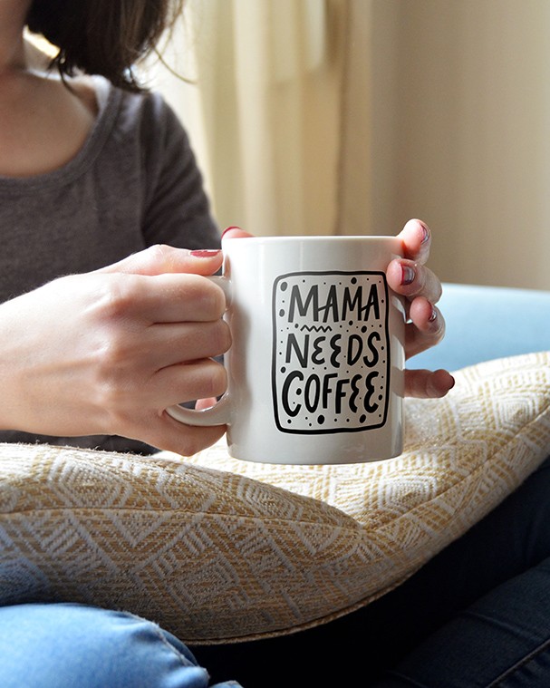 Mama Needs Coffee Kupa
