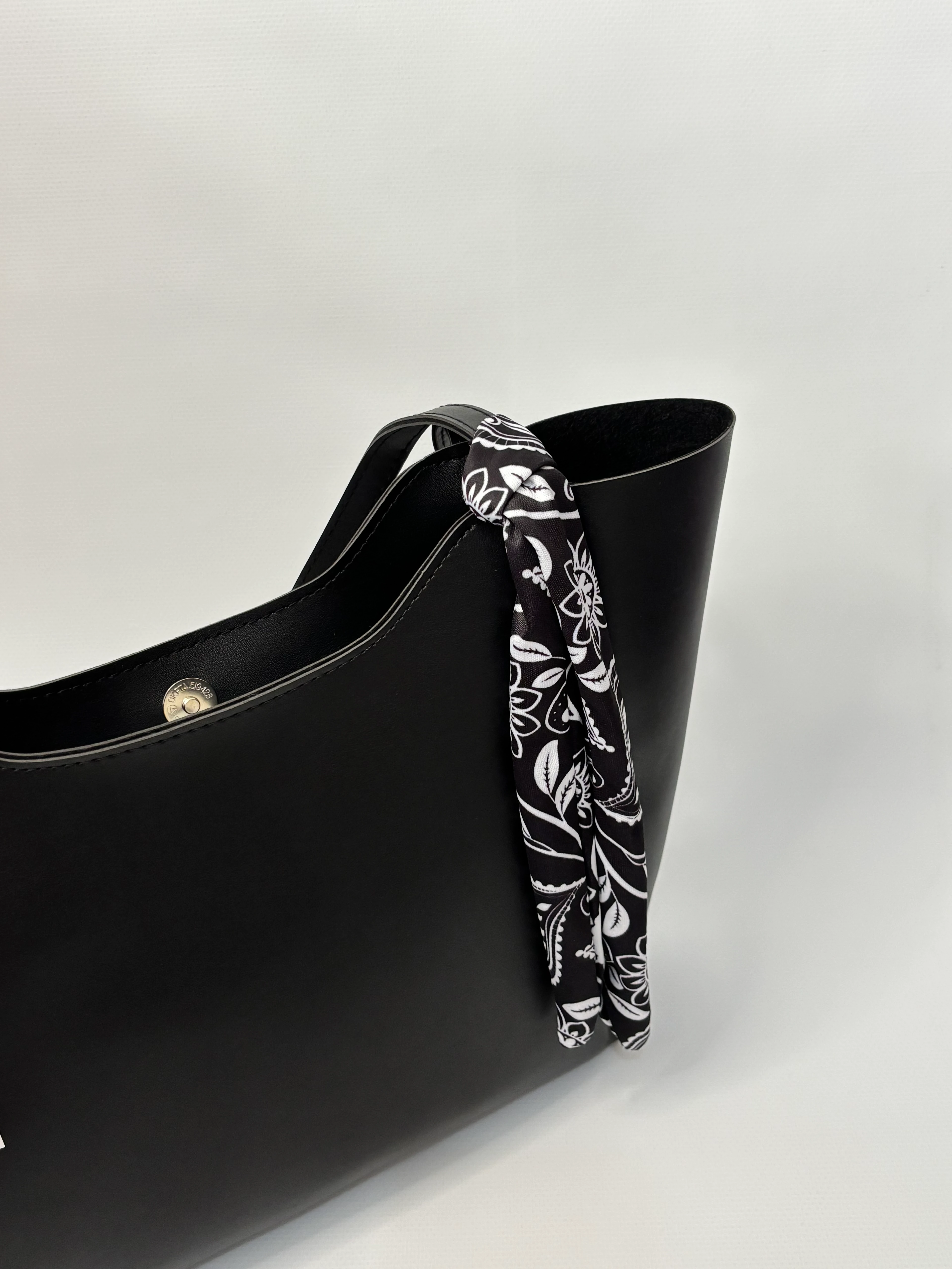 Elena Siyah Mat Fermuar Detaylı Kadın Omuz Çantası