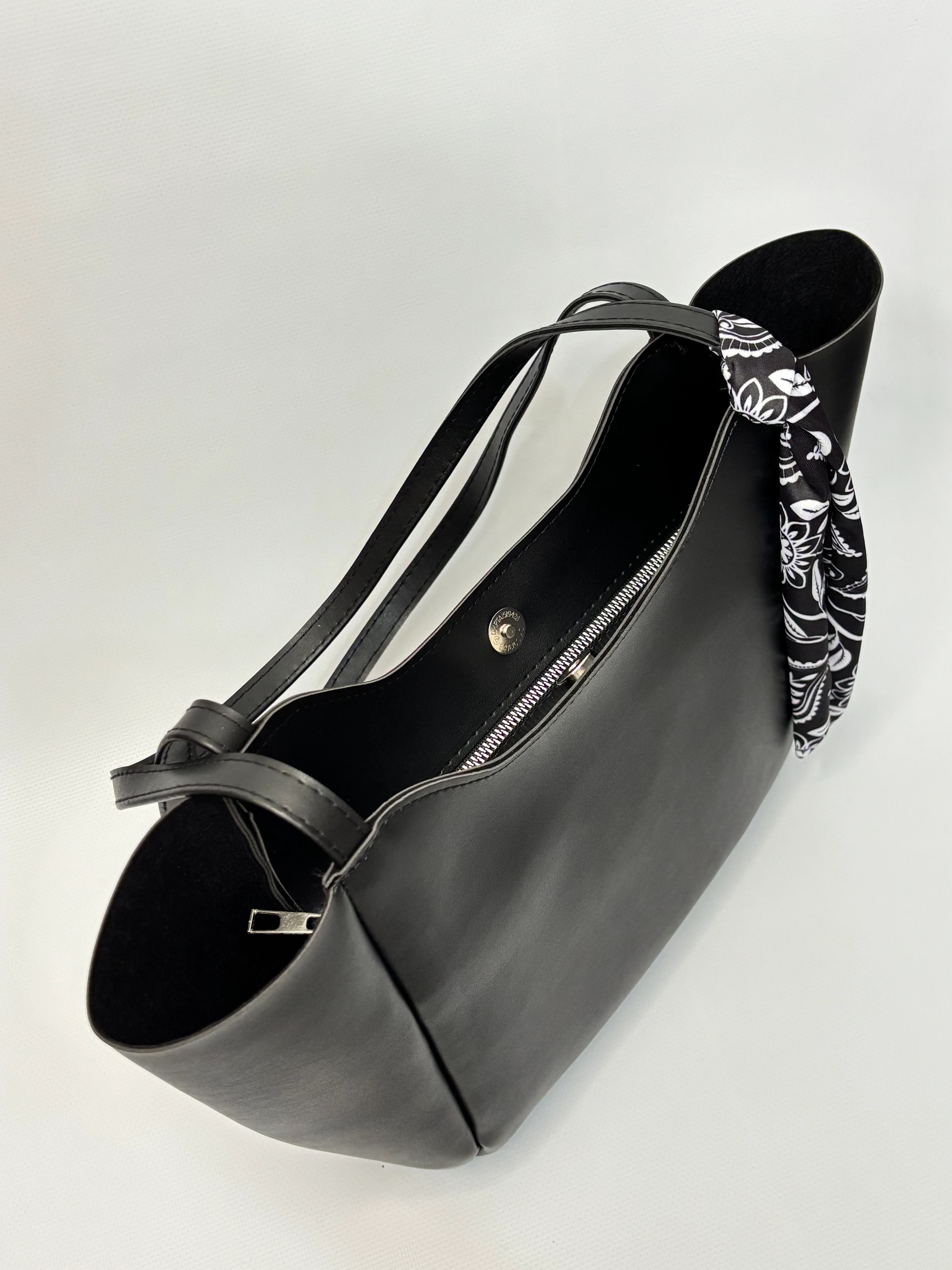 Elena Siyah Mat Fermuar Detaylı Kadın Omuz Çantası