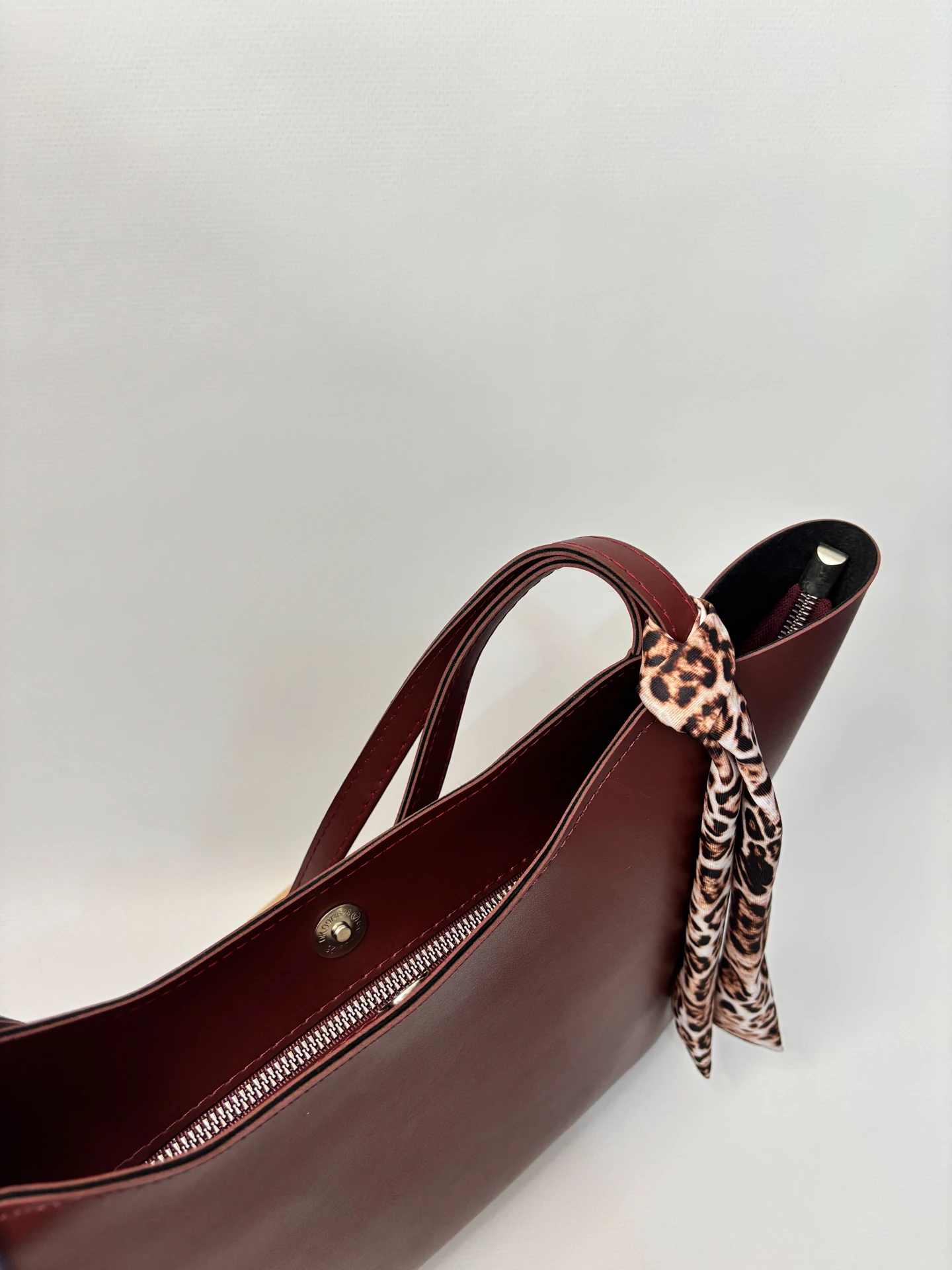 Elena Bordo Mat Fermuar Detaylı Kadın Omuz Çantası