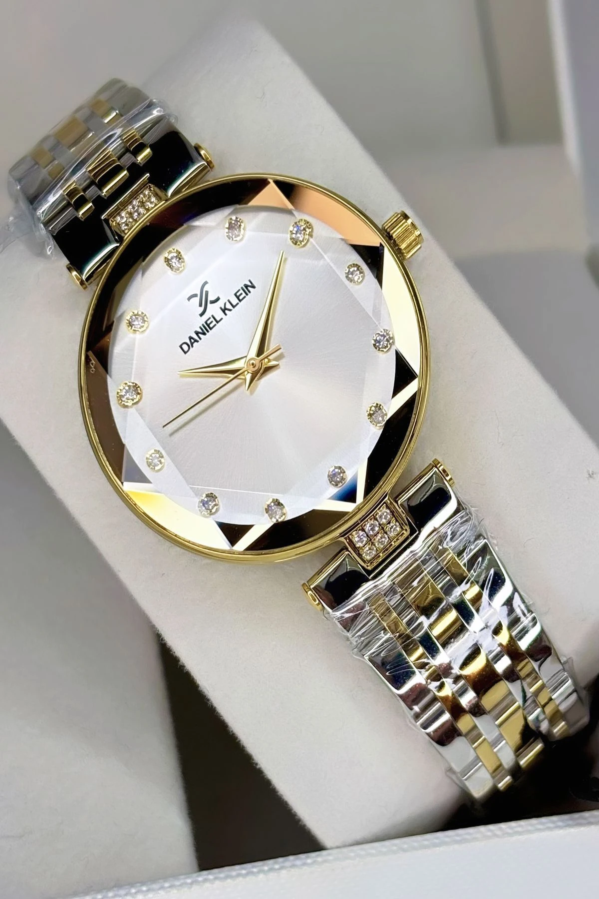 Çelik Kordon Kadın Kol Saati+ Bileklik