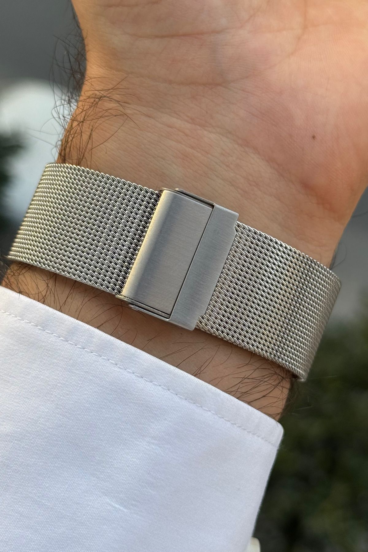 ERKEK KOL SAATİ GÜMÜŞ RENK ORJİNAL PASLANMAZ ÇELİK HASIR KORDON HEDİYELİ KUTUSU VE BİLEKLİK.