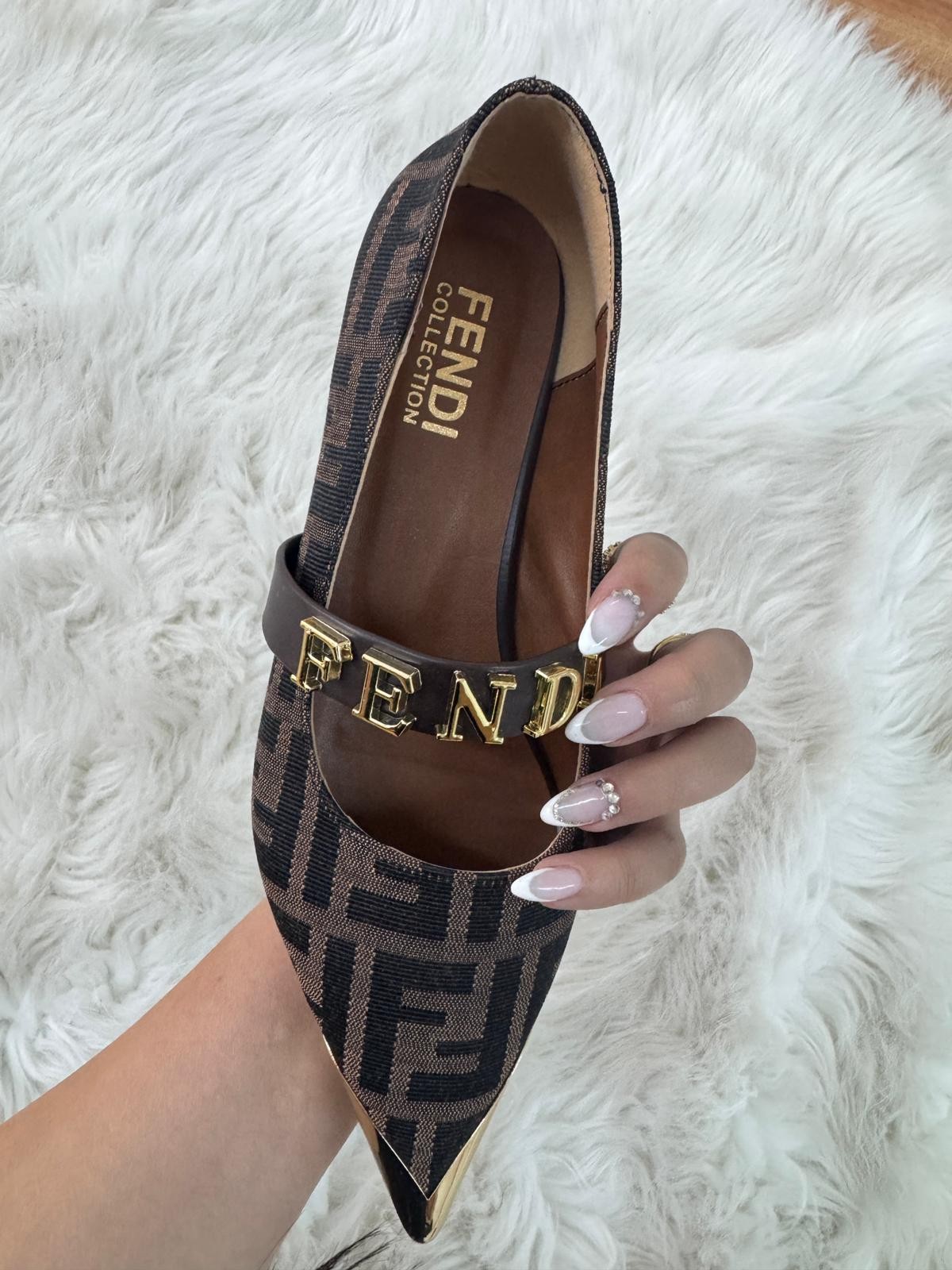 İthal Fendi Gold Detaylı Babet