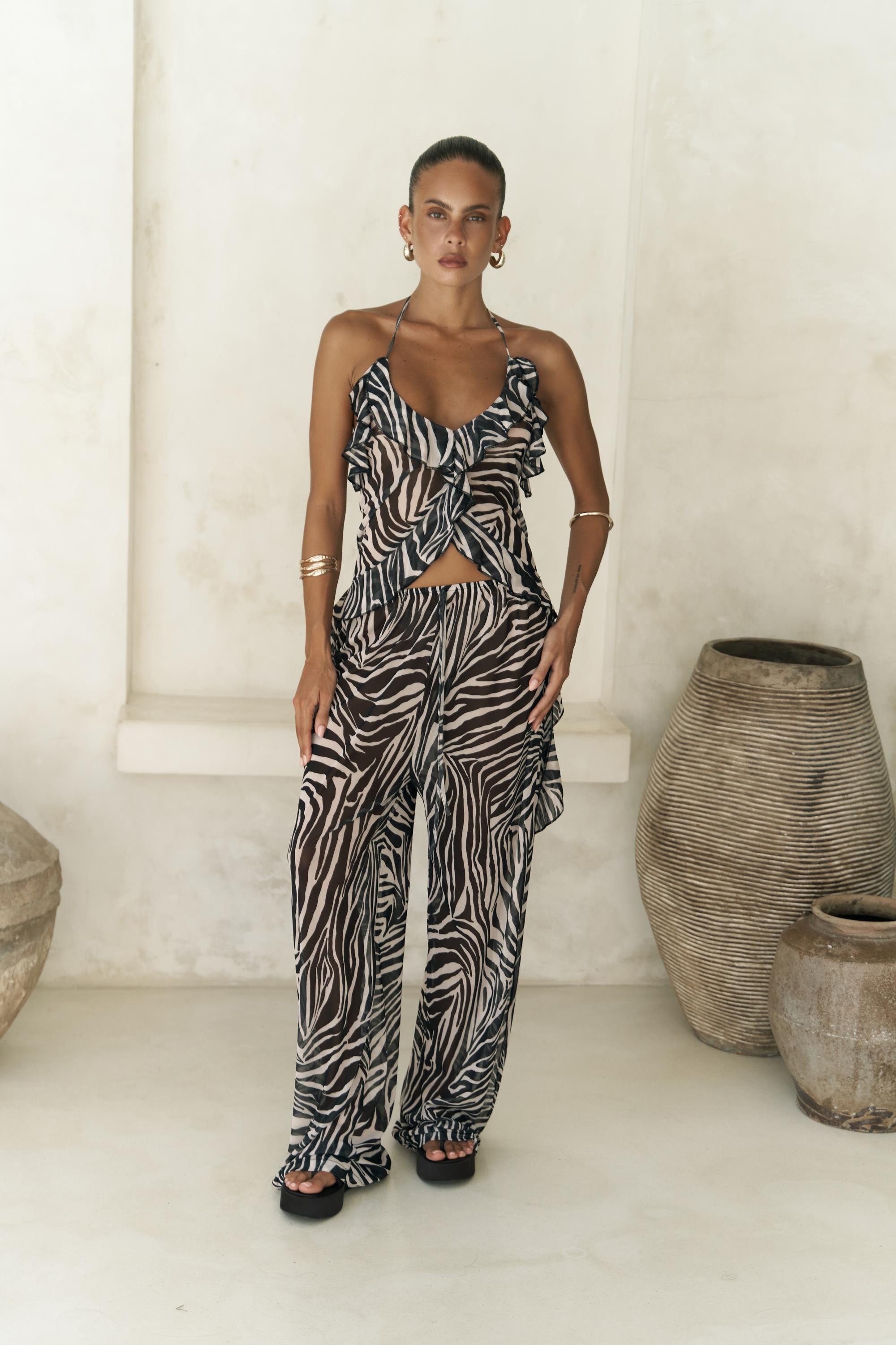 Fırfır Detaylı Siyah Crop Pantolon Takım