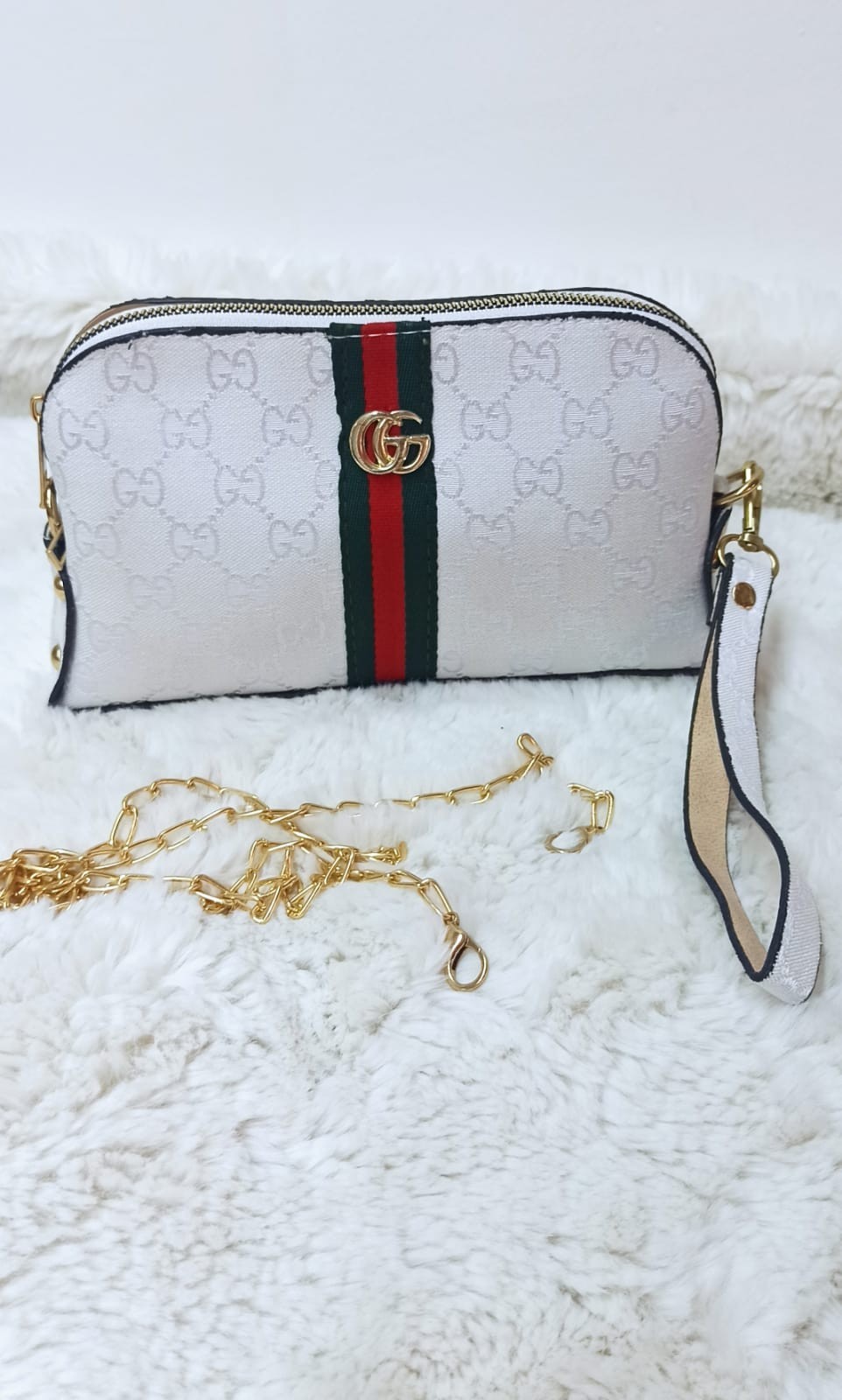 Gucci zincirli el çantası
