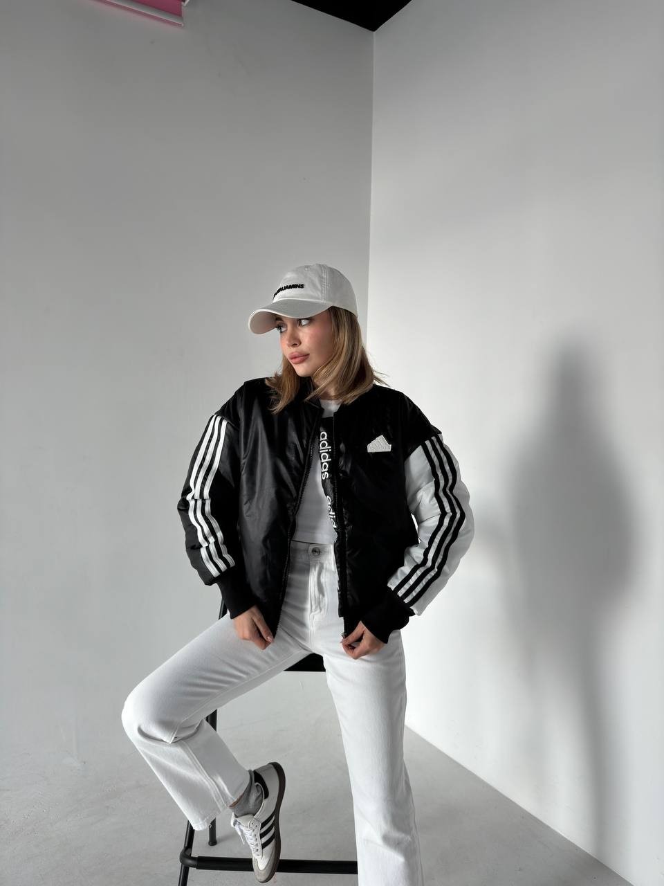 Adidas Kol Şeritli Mont
