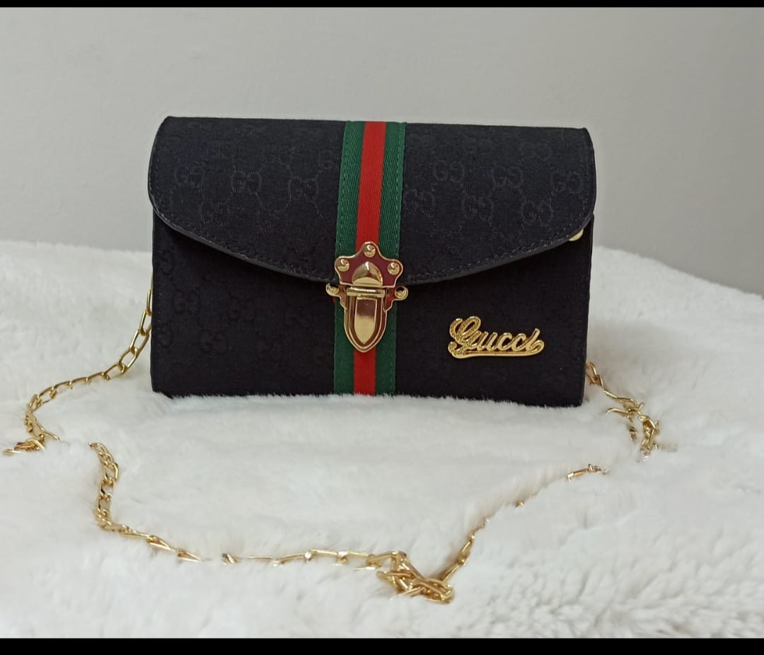 Gucci İthal gold zincirli çanta