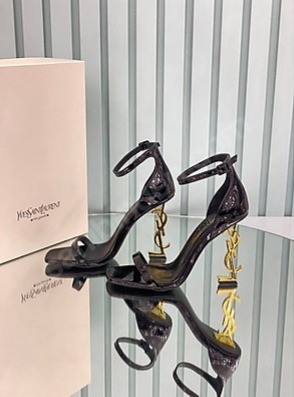 Saint Laurent Açık Topuklu Ayakkabı