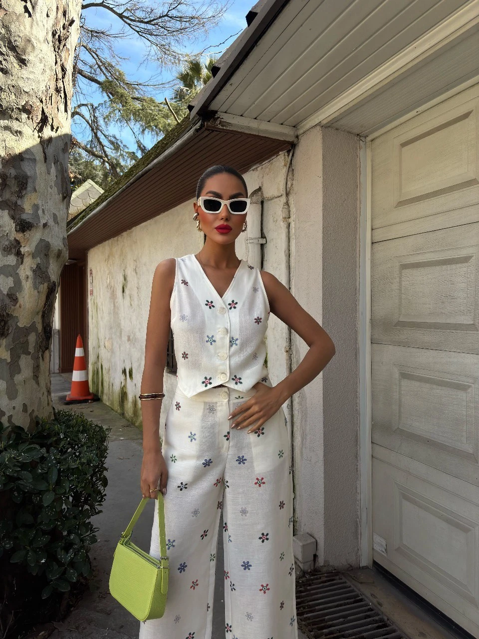 Desenli Detaylı Yumuşak Keten Takım % 100 Pamuk