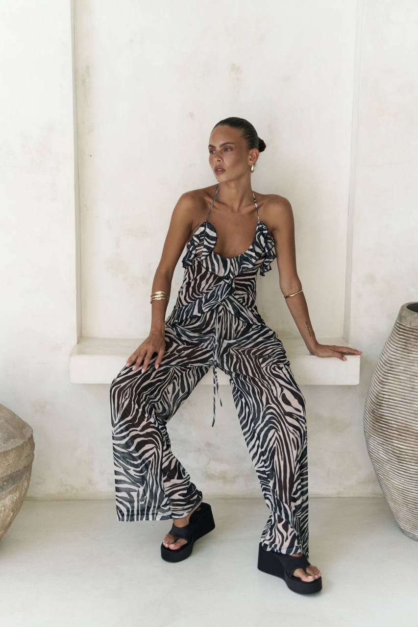 Fırfır Detaylı Siyah Crop Pantolon Takım