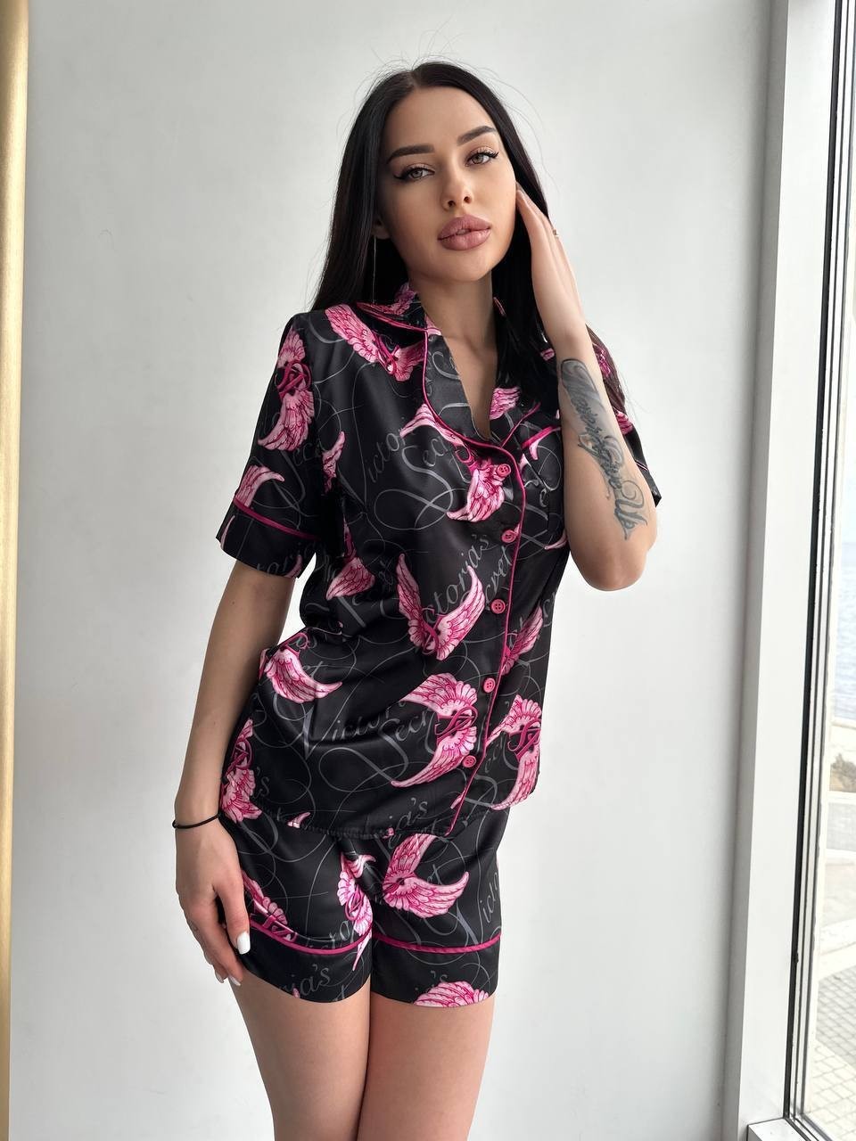 Victoria's Secret Anka Kuşlu Saten Şortlu Takım Composition: 95% satin, 5% lycra