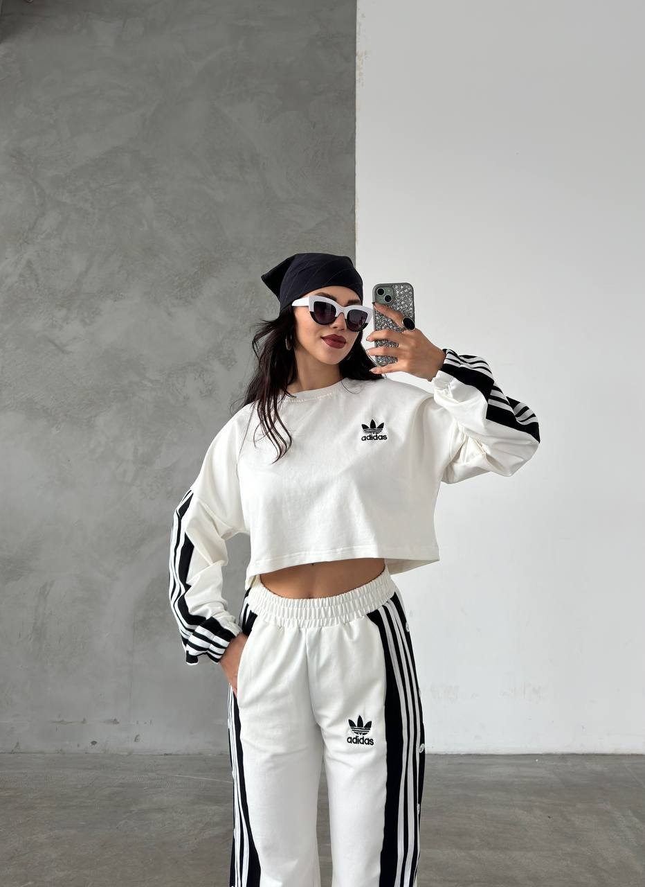 Adidas Penye Takım Yan Şerit Detaylı Spor Takım Orjinal Görseldir.