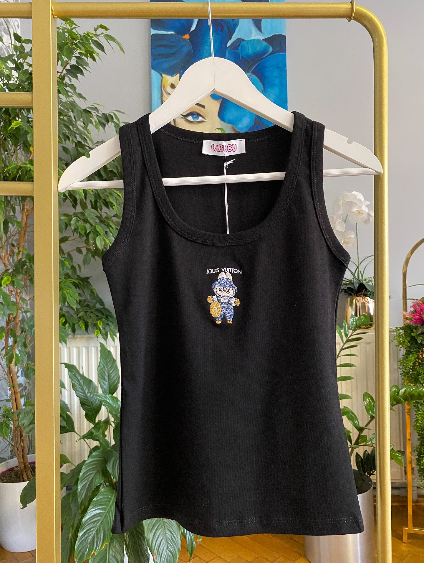 Labubu İşlemeli Louis Vuitton Atlet