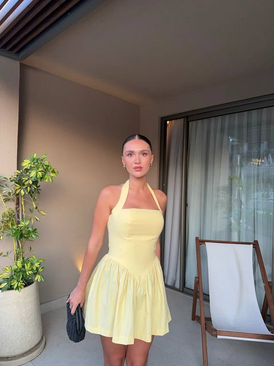 Boyundan Bağlamalı Mini Elbise