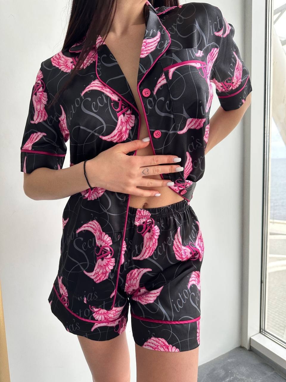 Victoria's Secret Anka Kuşlu Saten Şortlu Takım Composition: 95% satin, 5% lycra