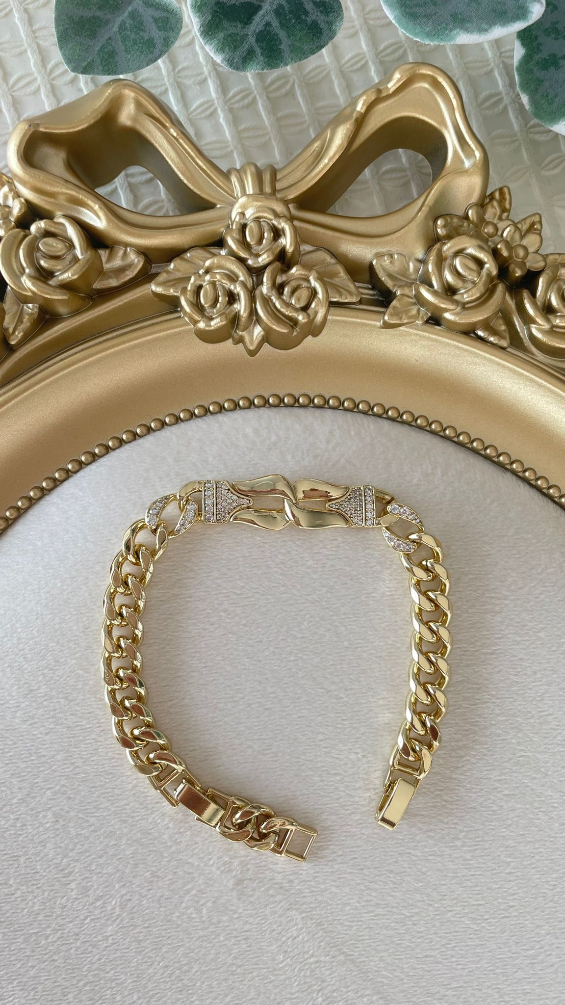 Vip 14K Ortadan Şekilli Taşlı Bileklik