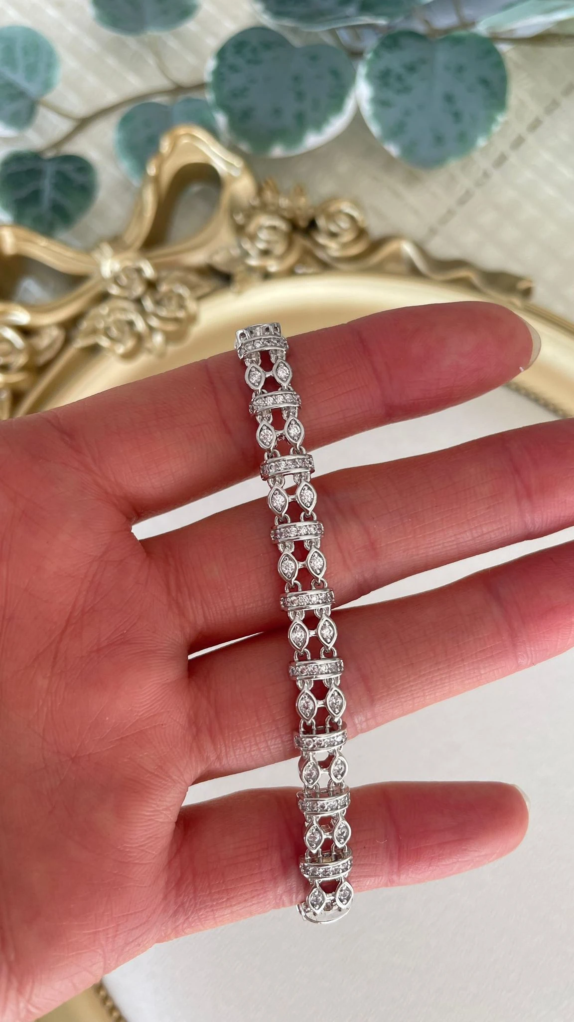 Vip Gümüş Renk Ful Taşlı Bileklik