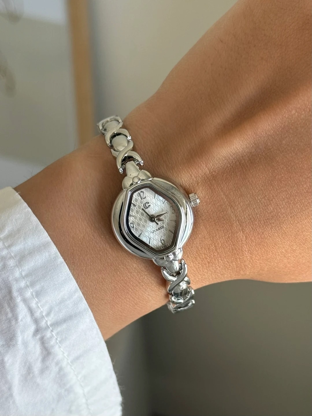 Meffa Minimal Vintage Model Kadın Kol Saati Gümüş  (Beyaz Kadran)


