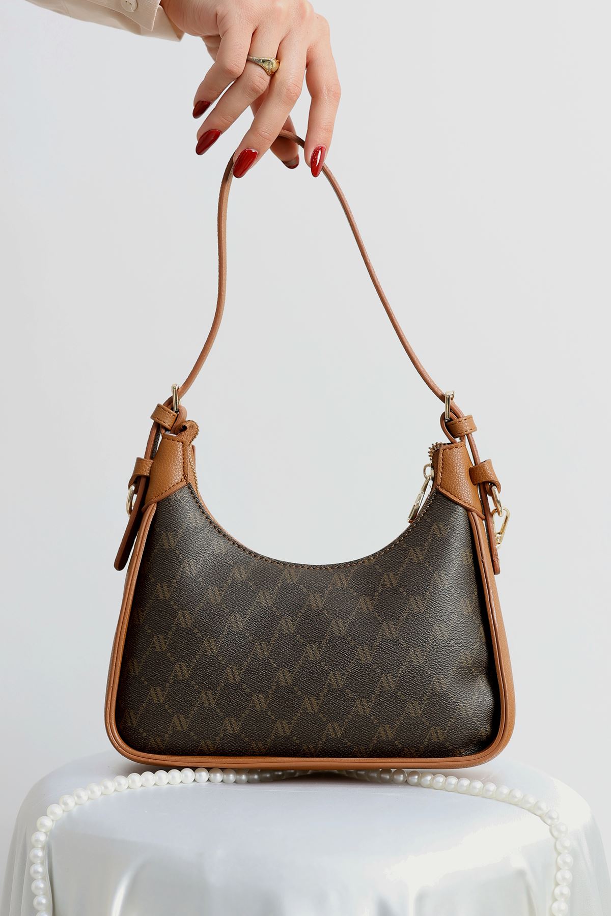 Armine 386 El, Kol ve Omuz Çantası