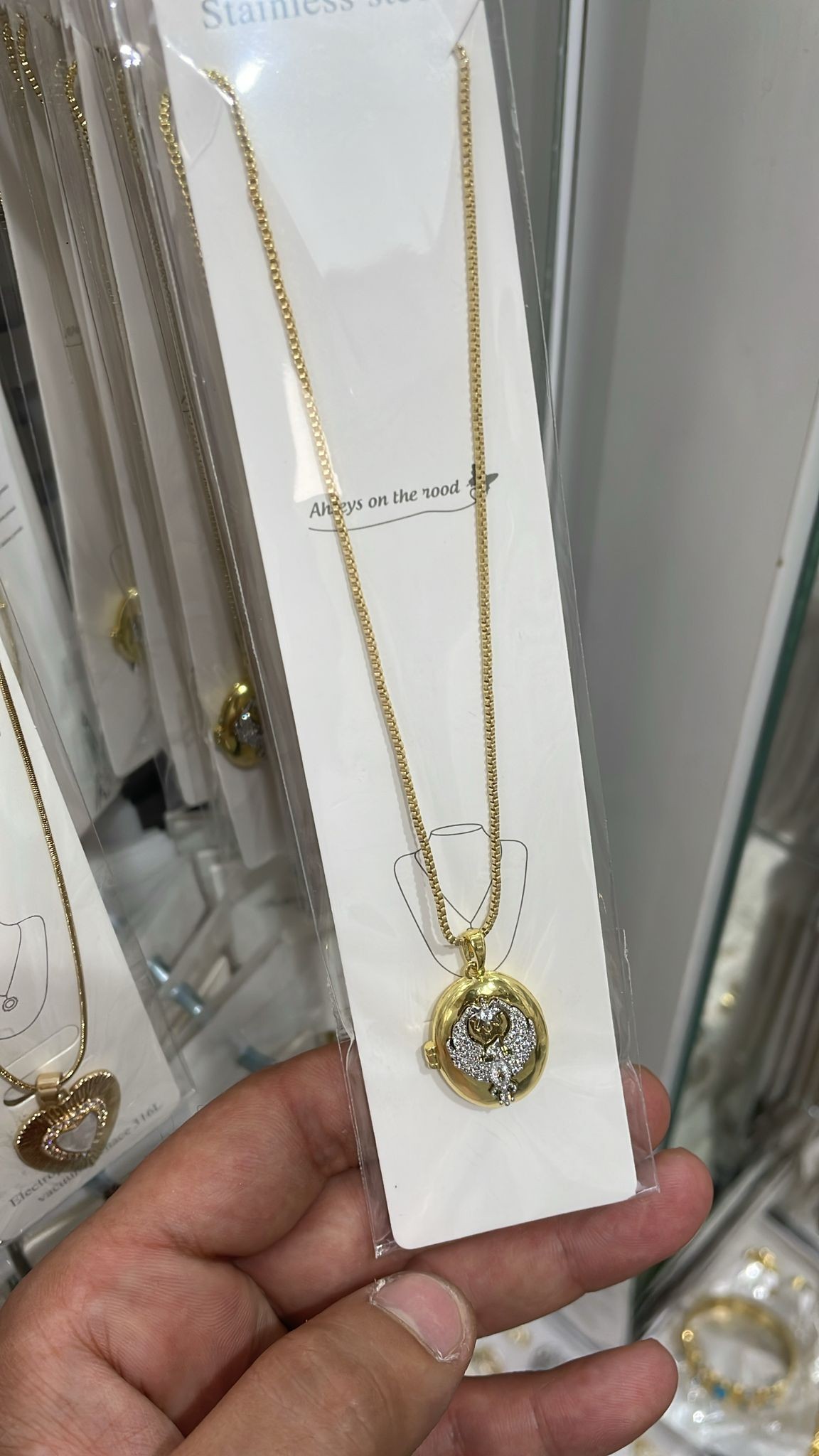 Çelik Gold Renk Alya Kolye