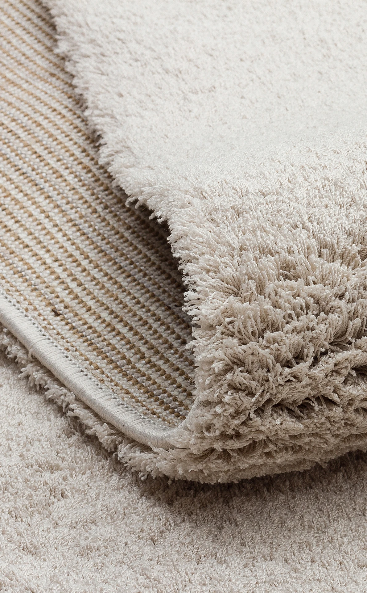 Yumuşak Dokulu Shaggy Halı