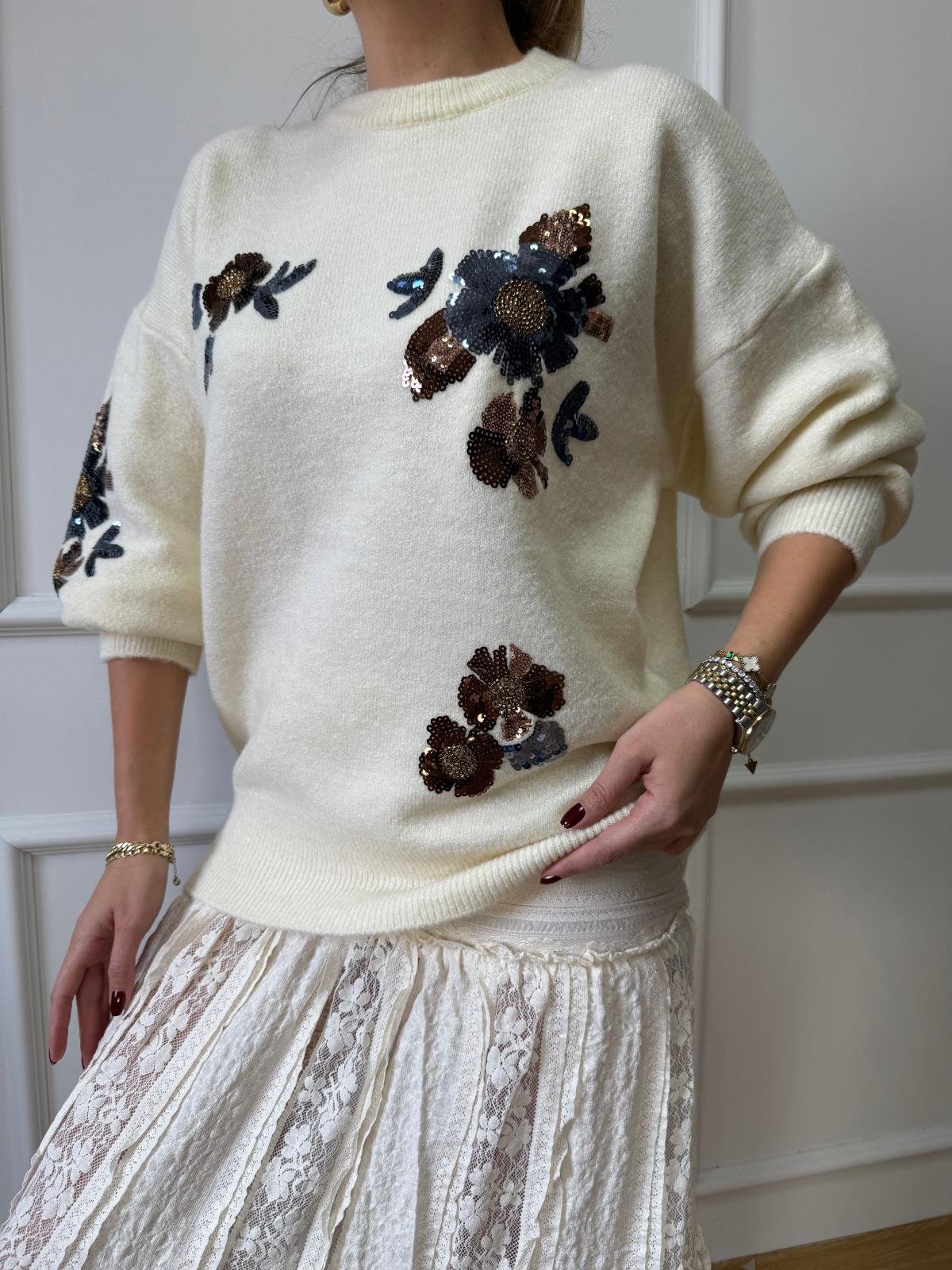 Pul Çiçek Desenli Kazak