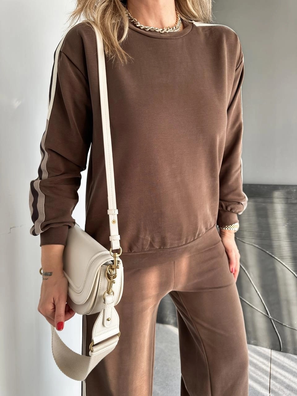 Krem Şeritli Modal Spor Takım