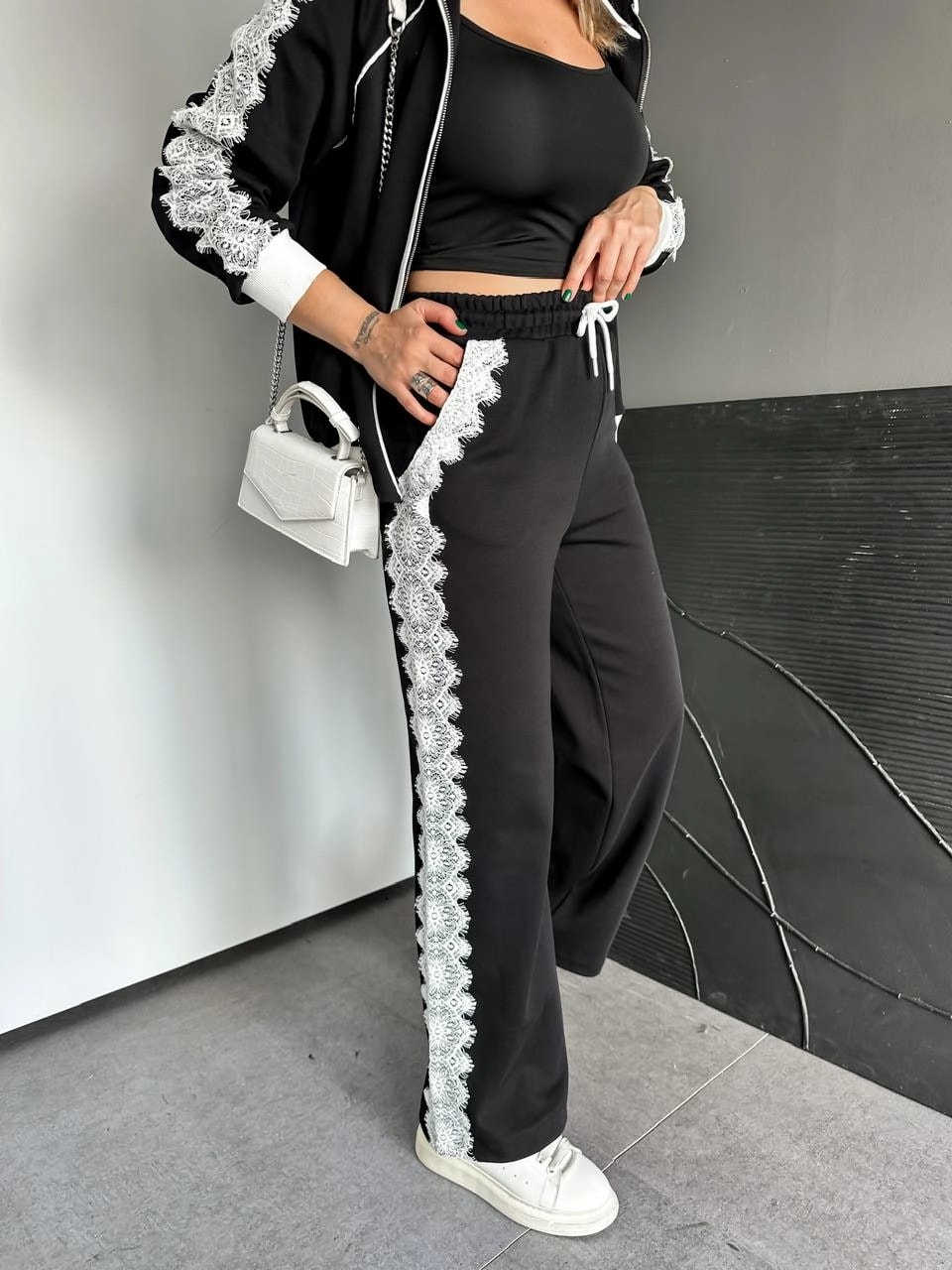 Dantel Parçalı Tasarım Takım