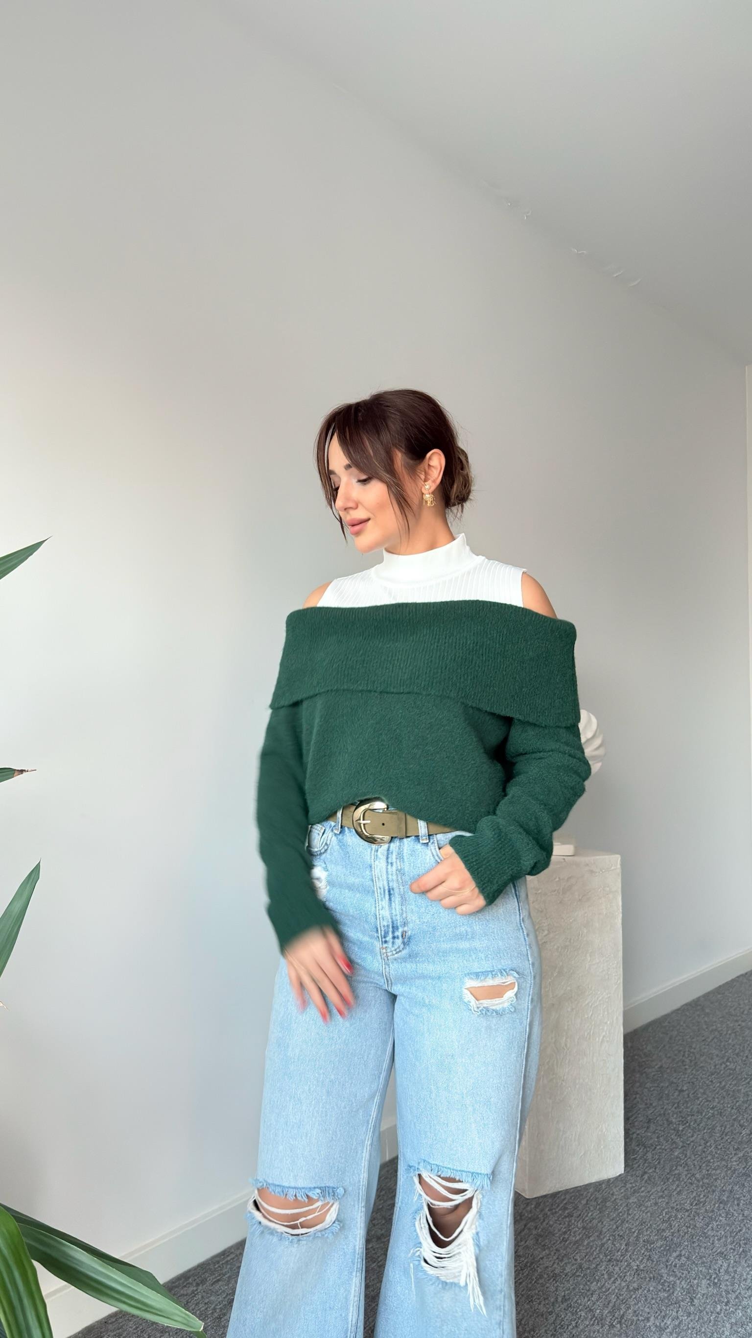 Madonna Yaka Triko Kazak