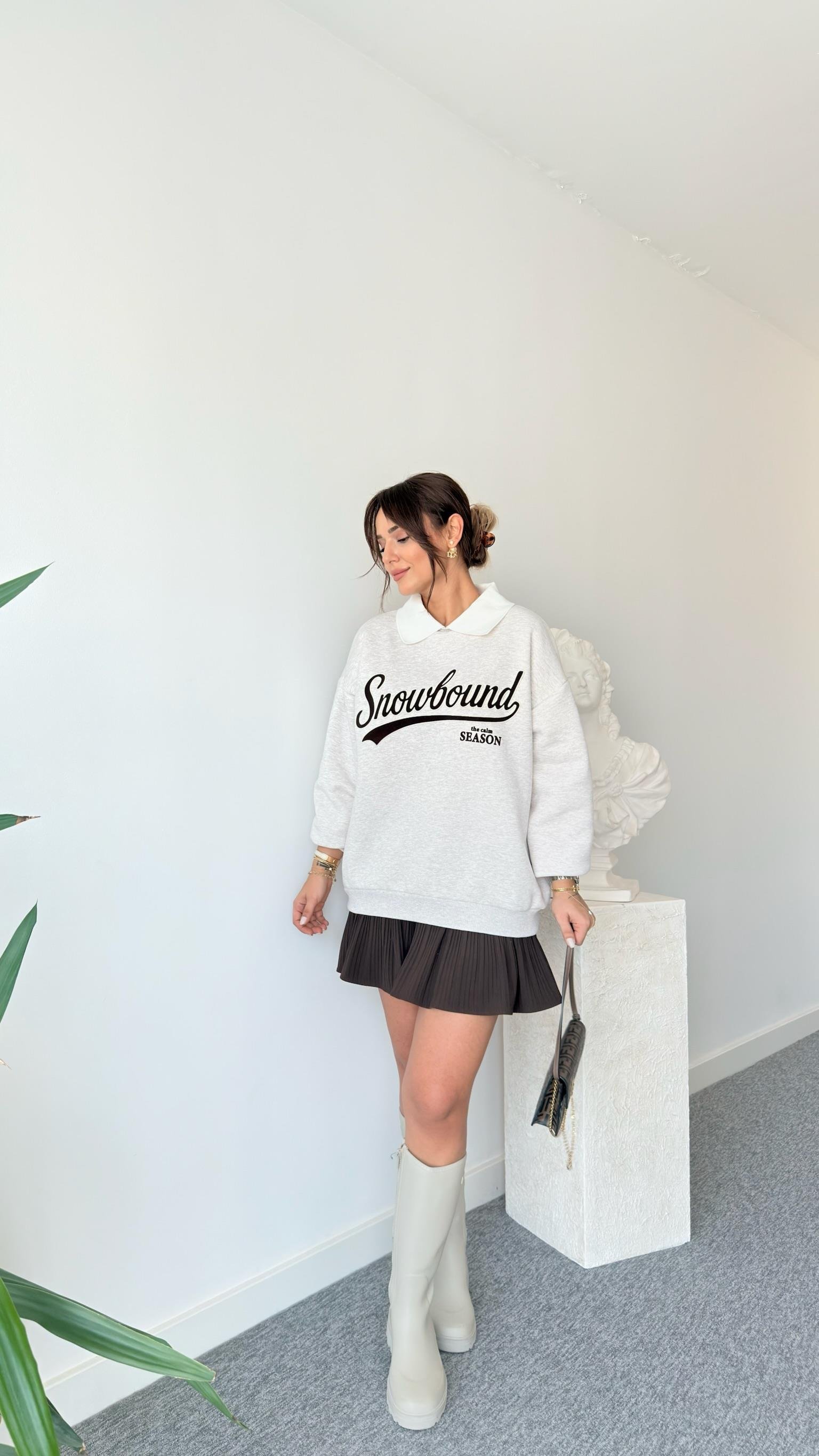 Ruzi Yaka Detaylı Yazılı Bej Sweatshirt