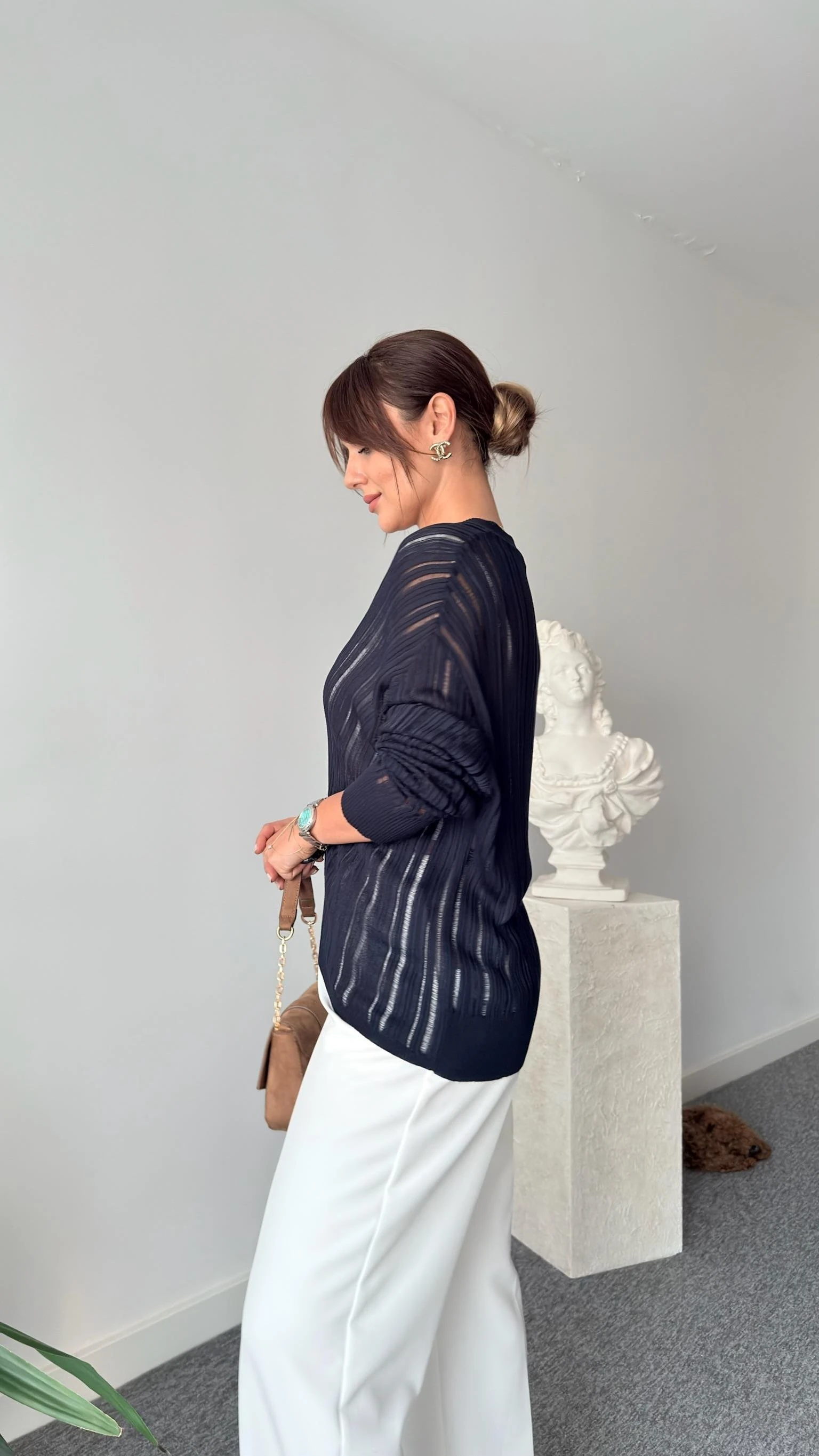 V Yaka Asimetrik Transparan Triko Kazak