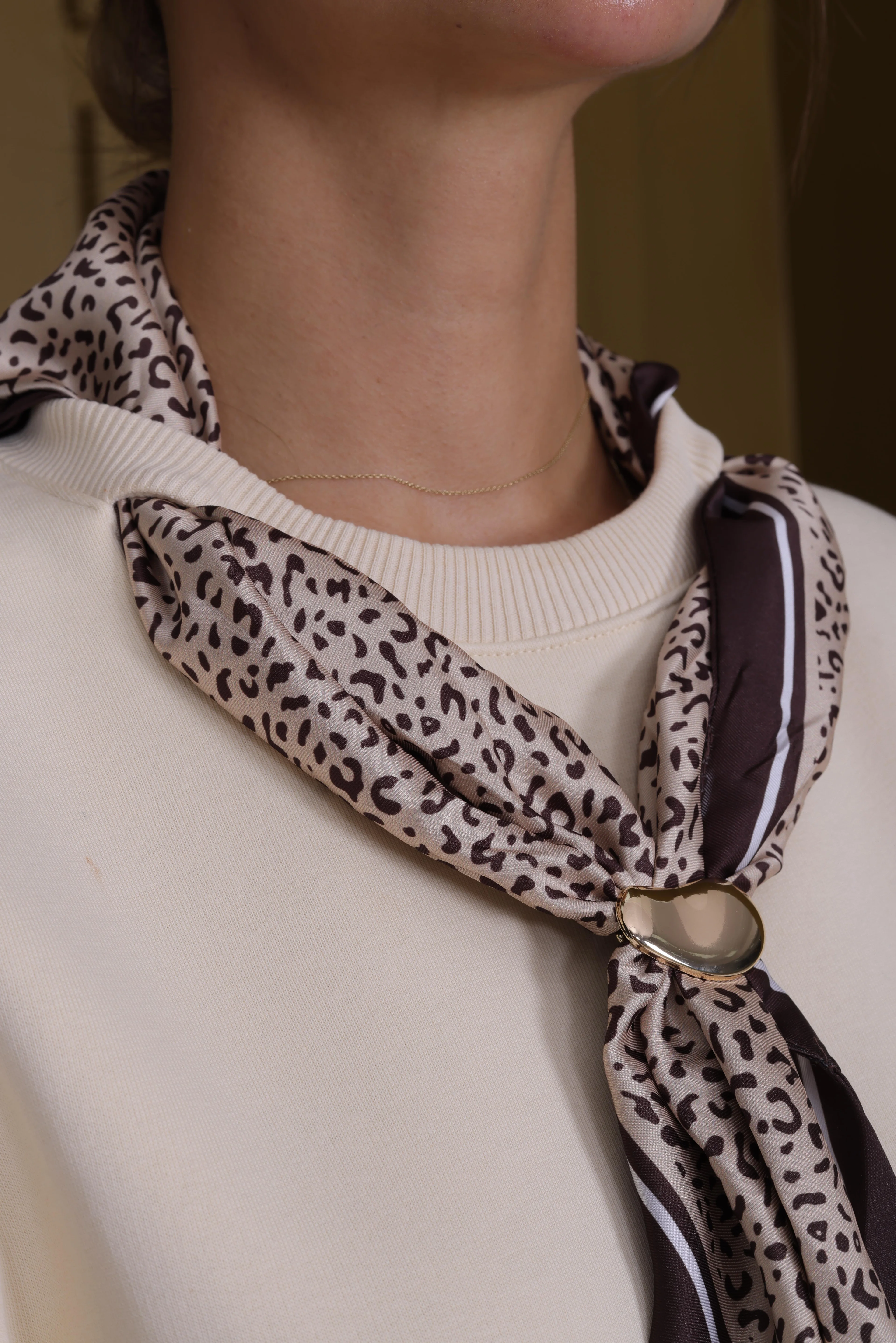 Maries Kaplan İşlemeli Fular Detaylı Sweatshirt