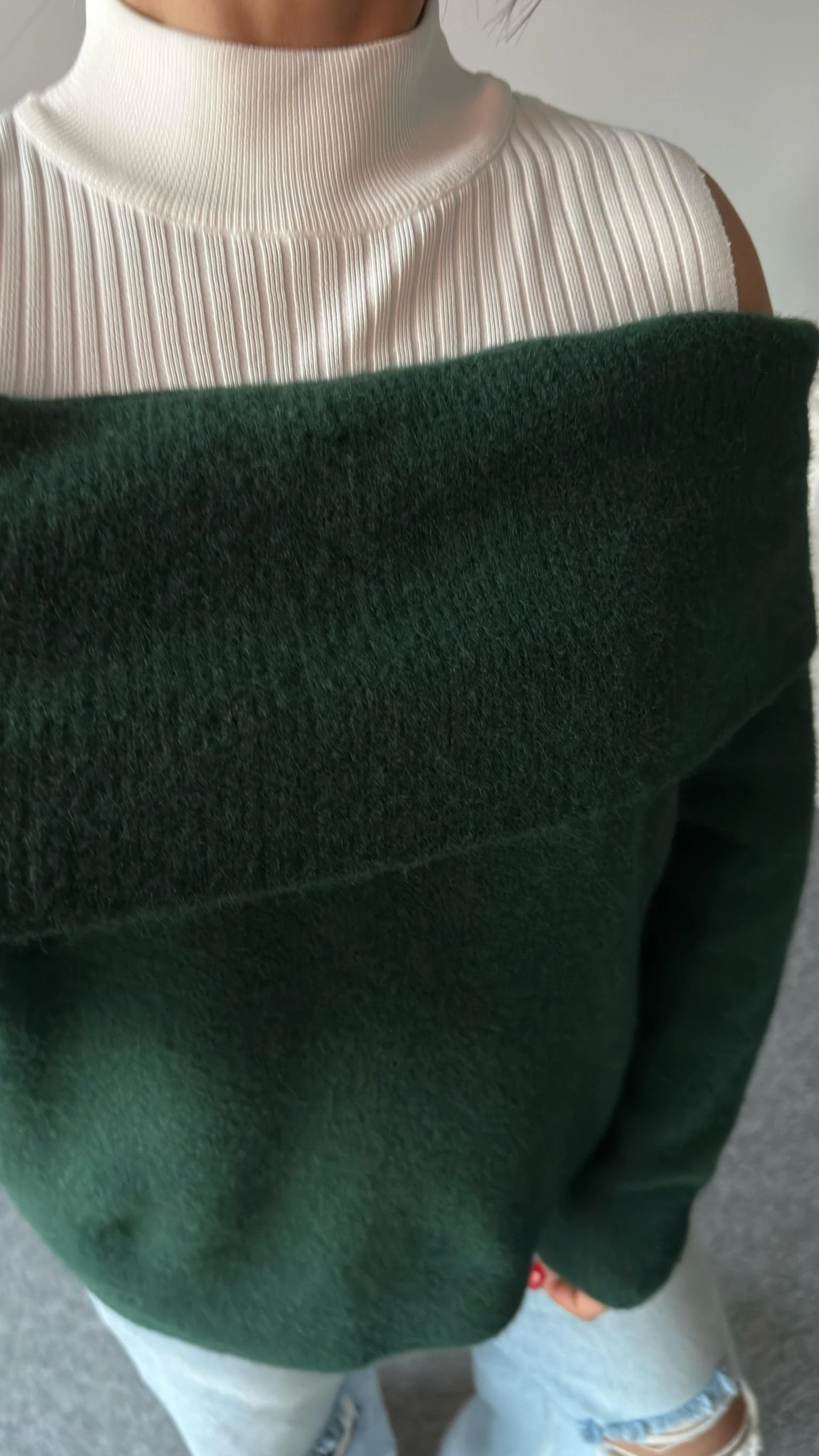 Madonna Yaka Triko Kazak