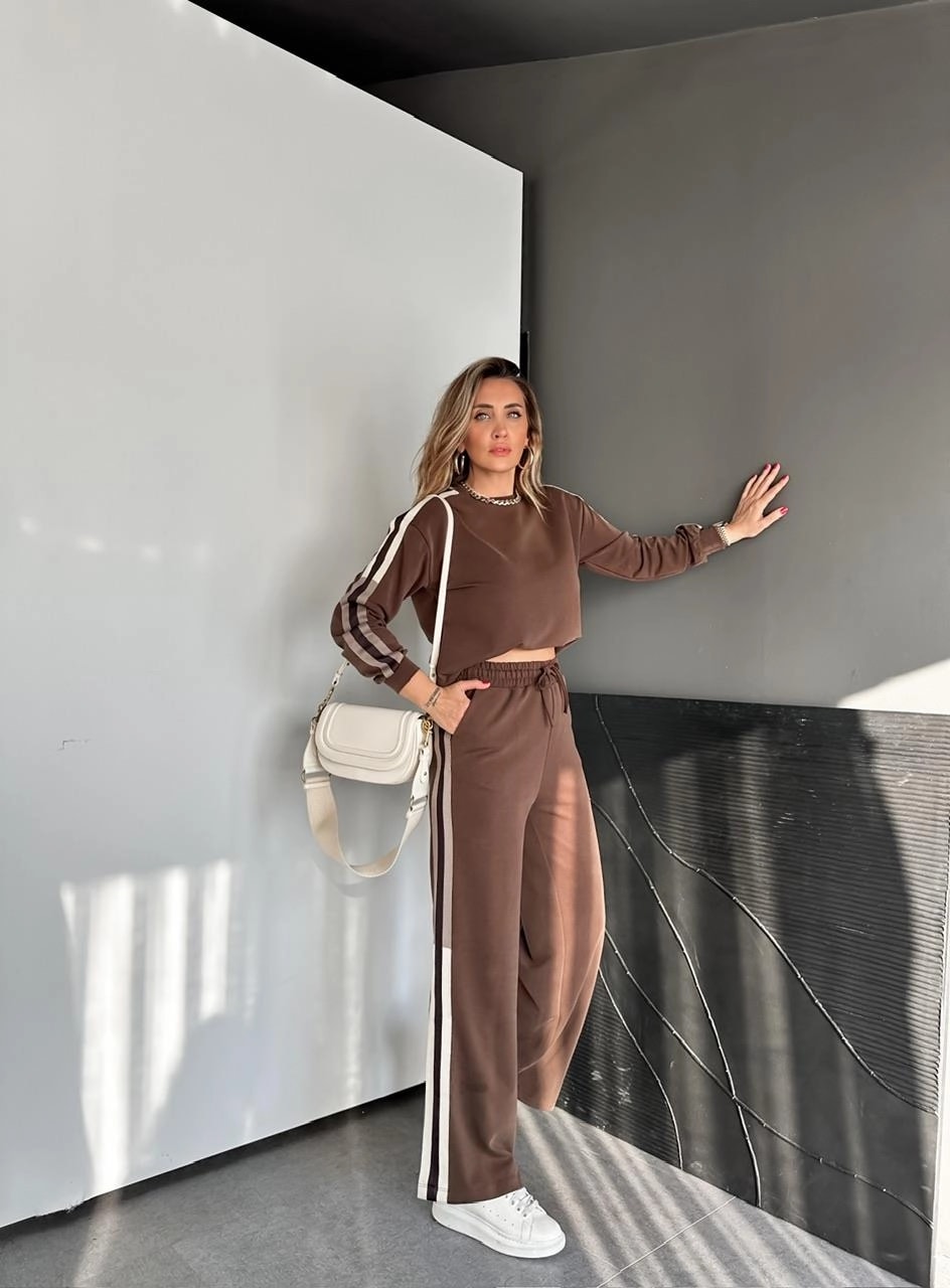 Krem Şeritli Modal Spor Takım