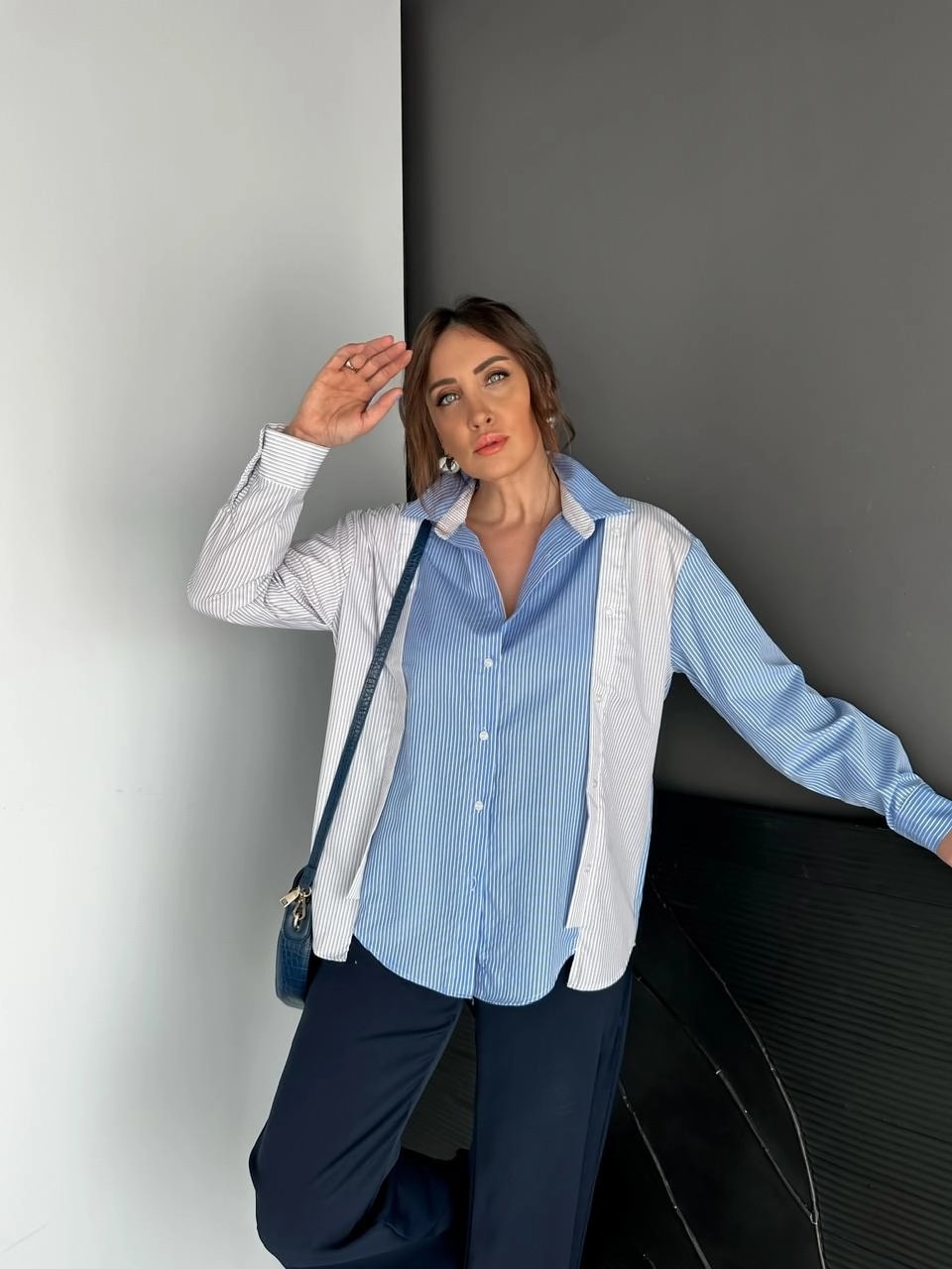 Mavi Çizgili Düğme Tasarımlı Gömlek - Mavi