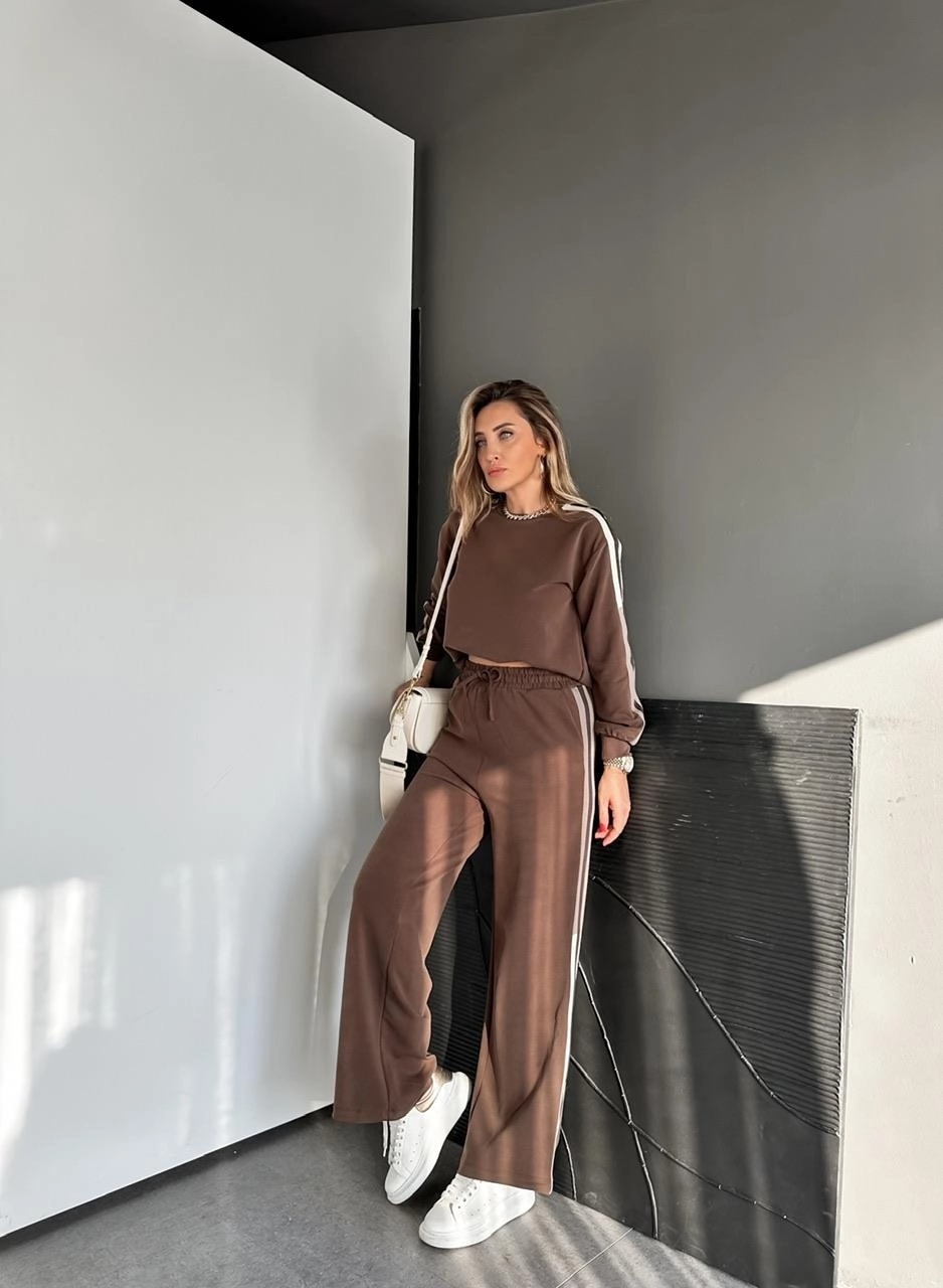 Krem Şeritli Modal Spor Takım